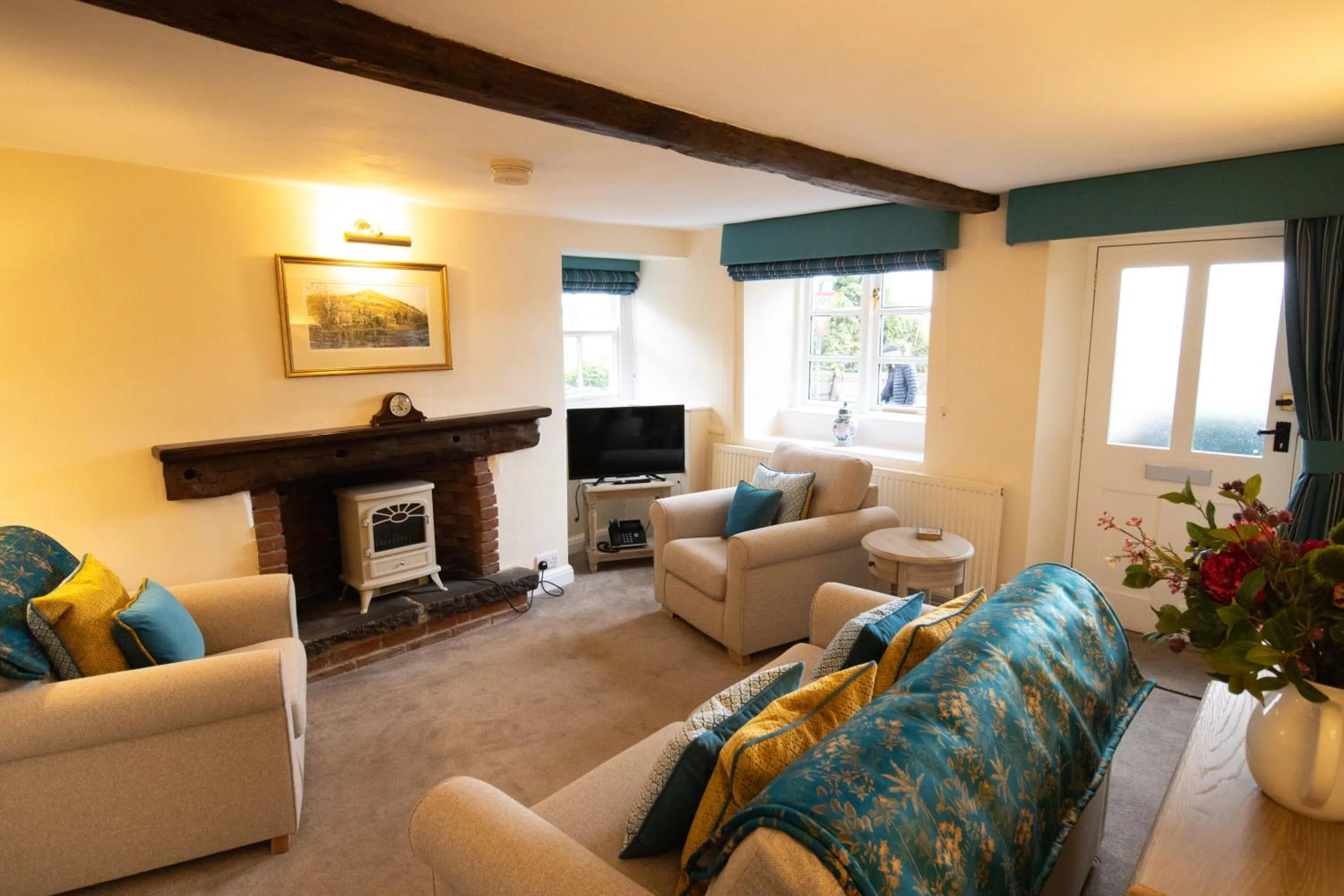 TV and multimedia in The Peacock at Barlow