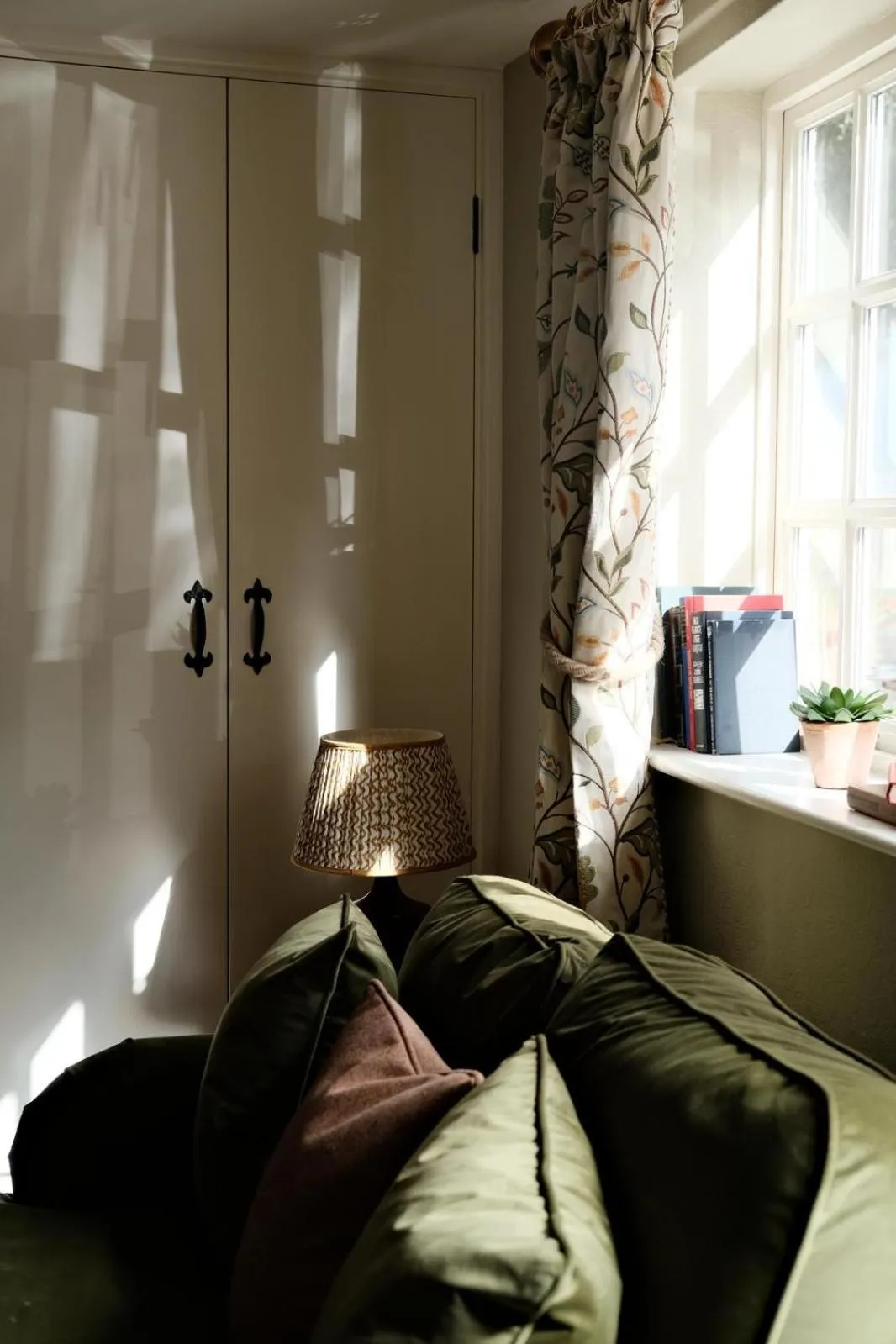 Bed in The Peacock at Barlow