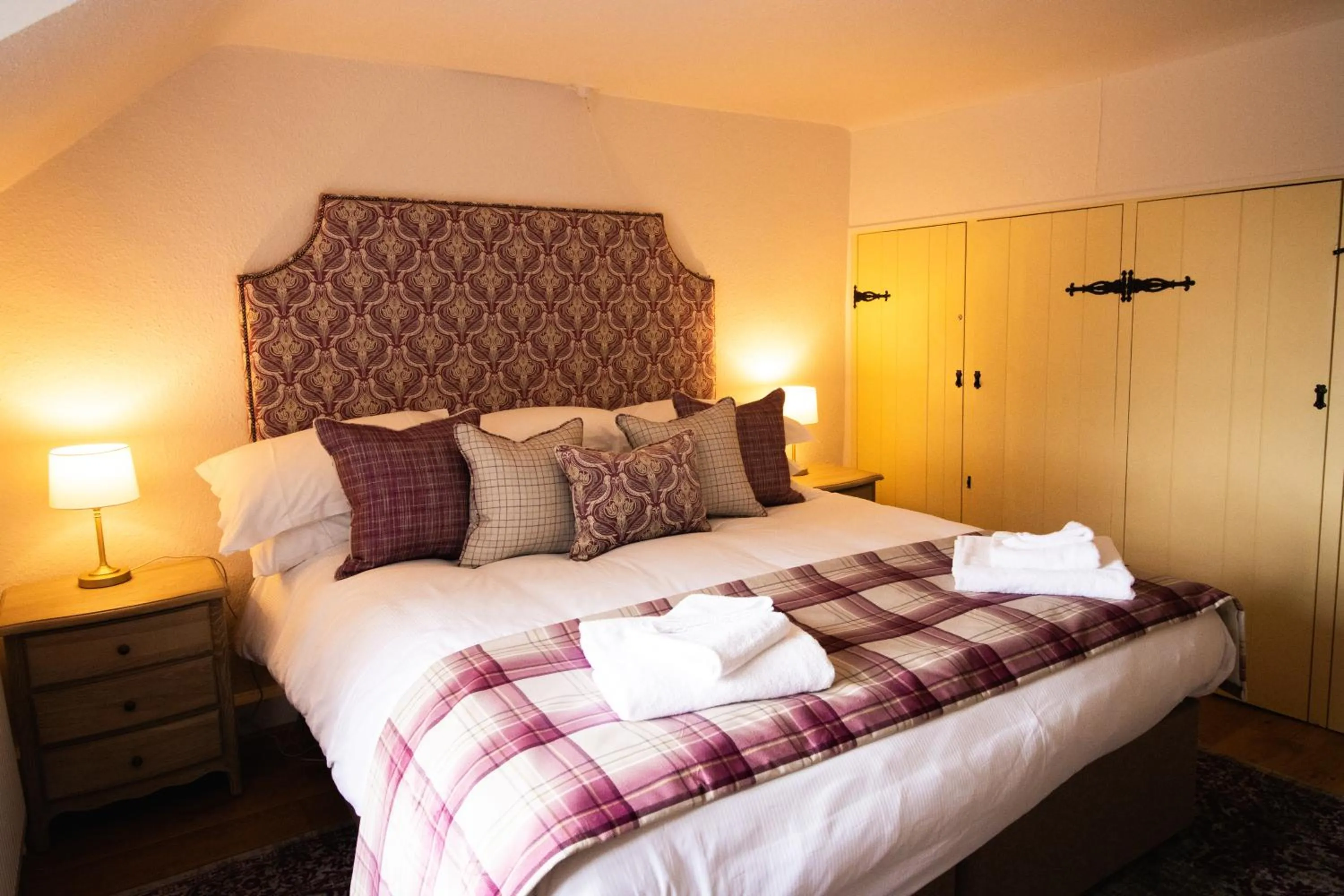 Bed in The Peacock at Barlow