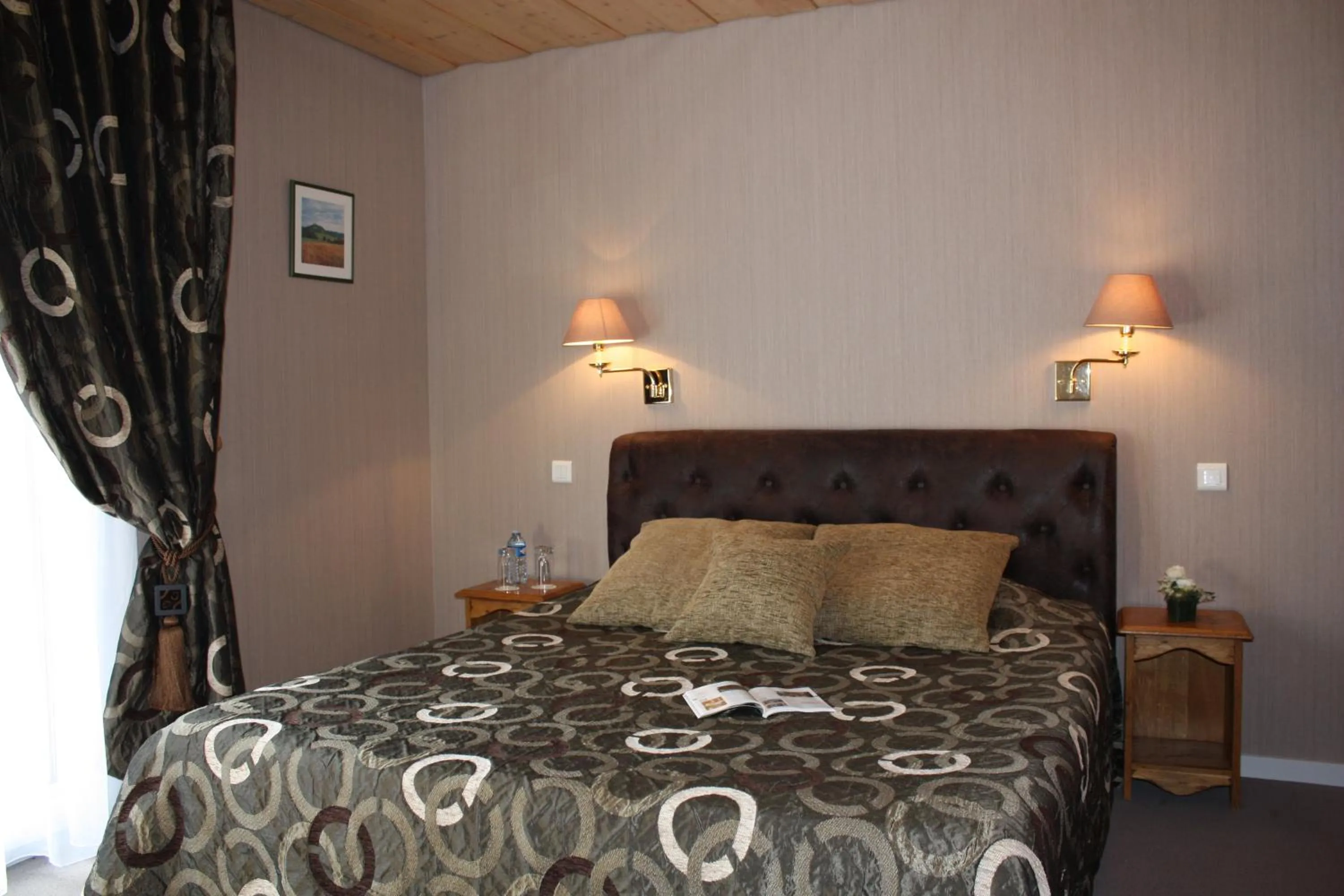 Bed in Hôtel Restaurant Taillard