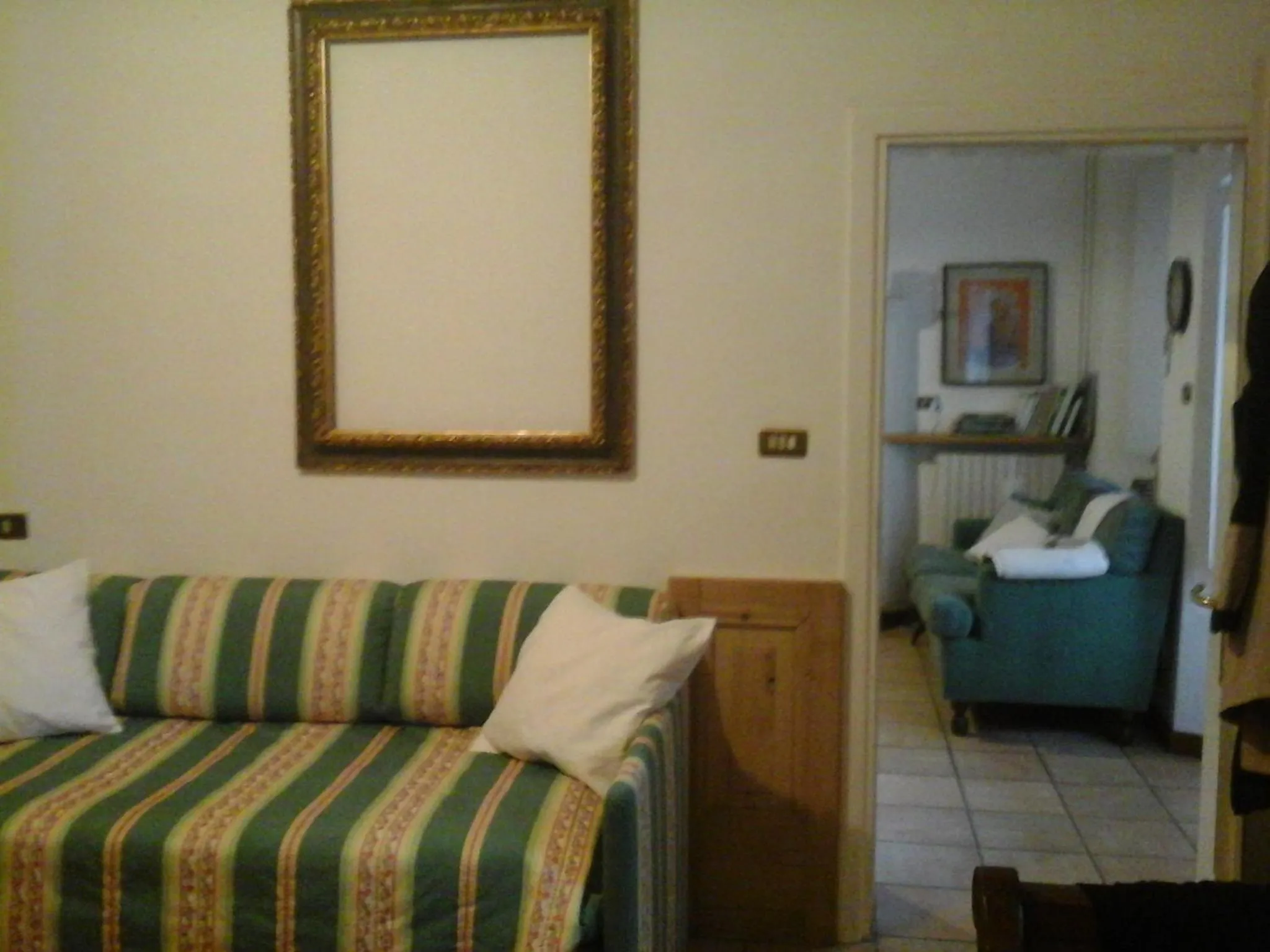 Communal lounge/ TV room, Bed in Bio&B Cascina Montebello