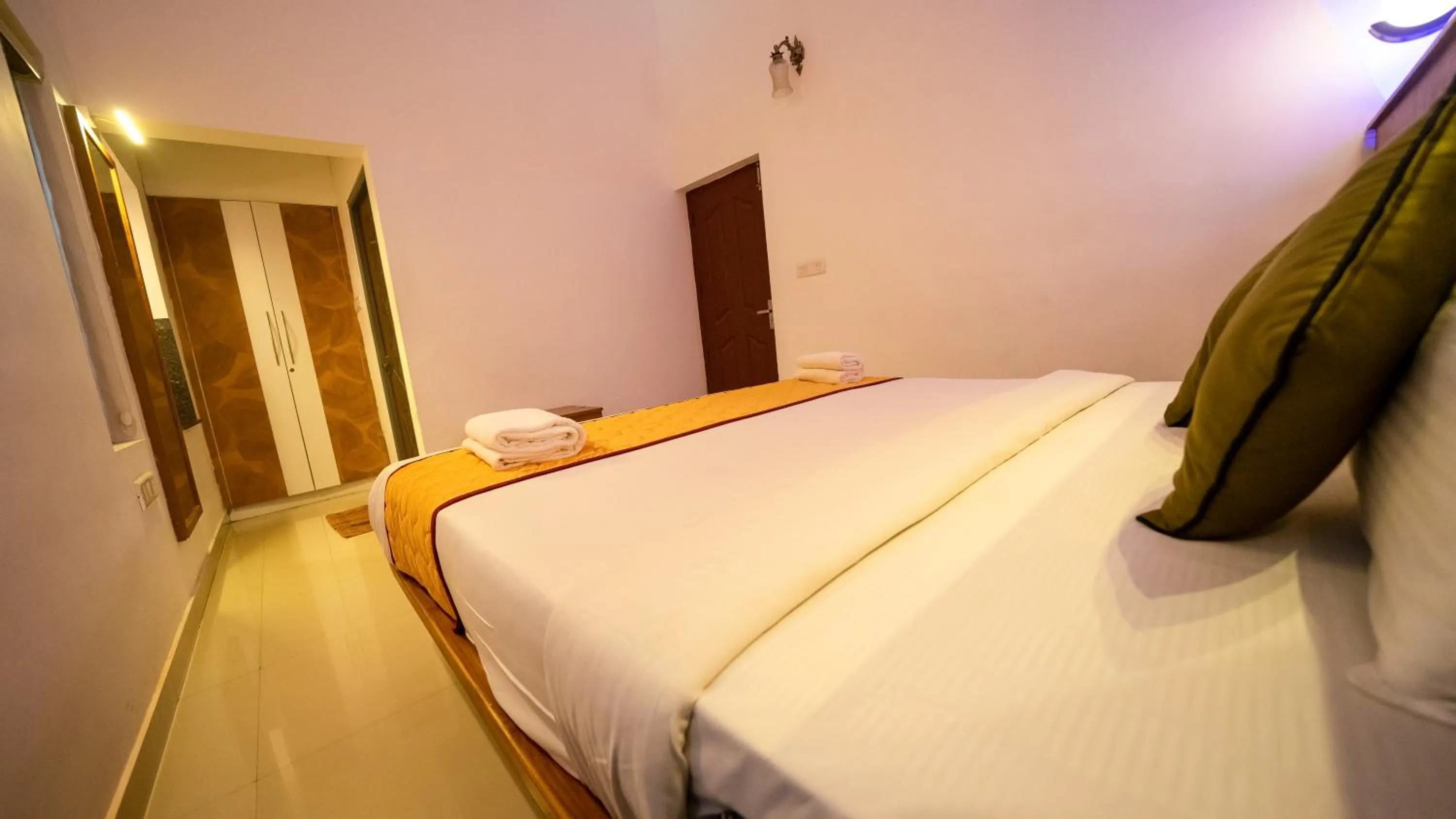 Photo of the whole room, Bed in Vythiri Holiday Resort, Wayanad