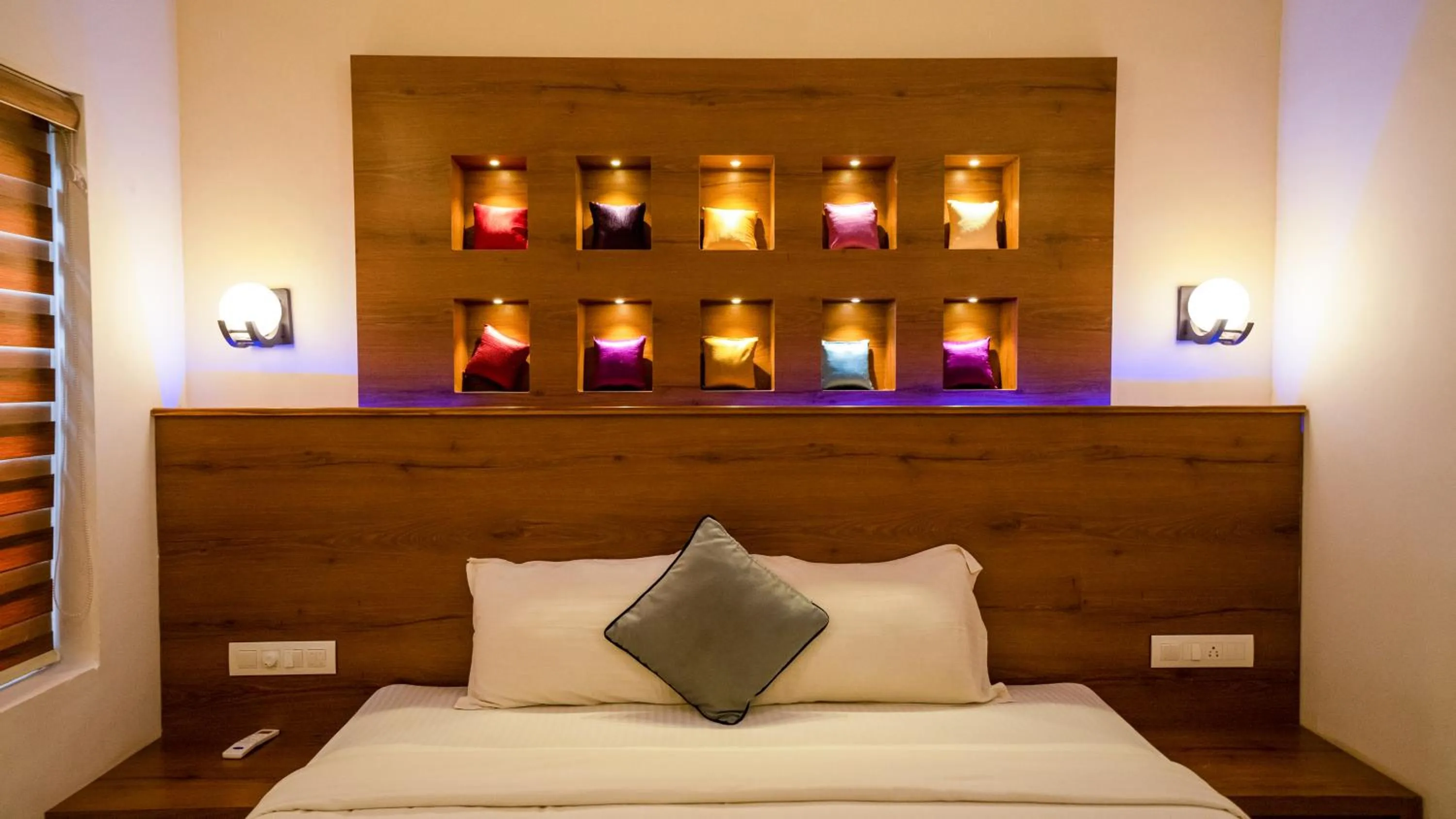 Photo of the whole room, Bed in Vythiri Holiday Resort, Wayanad