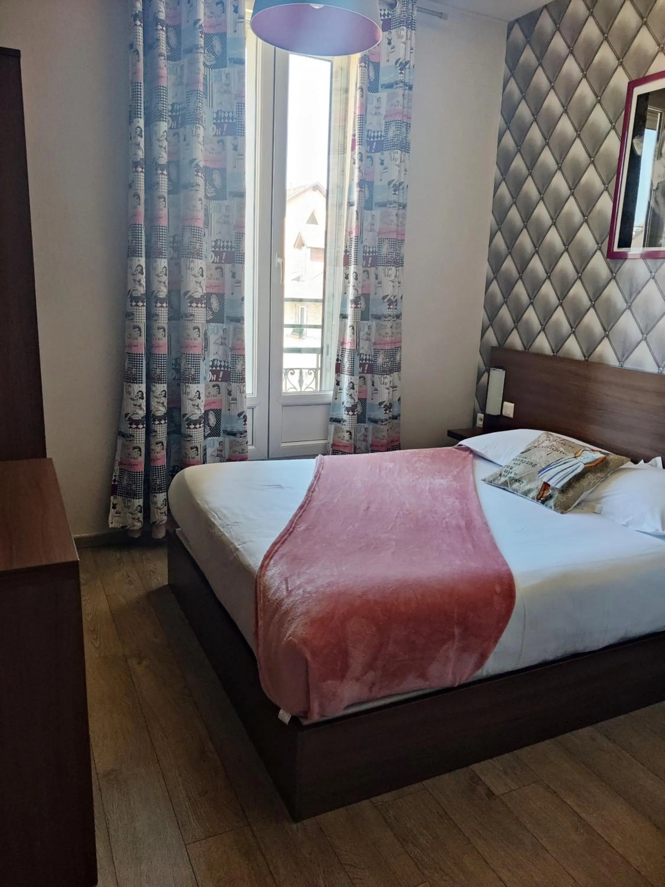 Bed in Atipik Hôtel