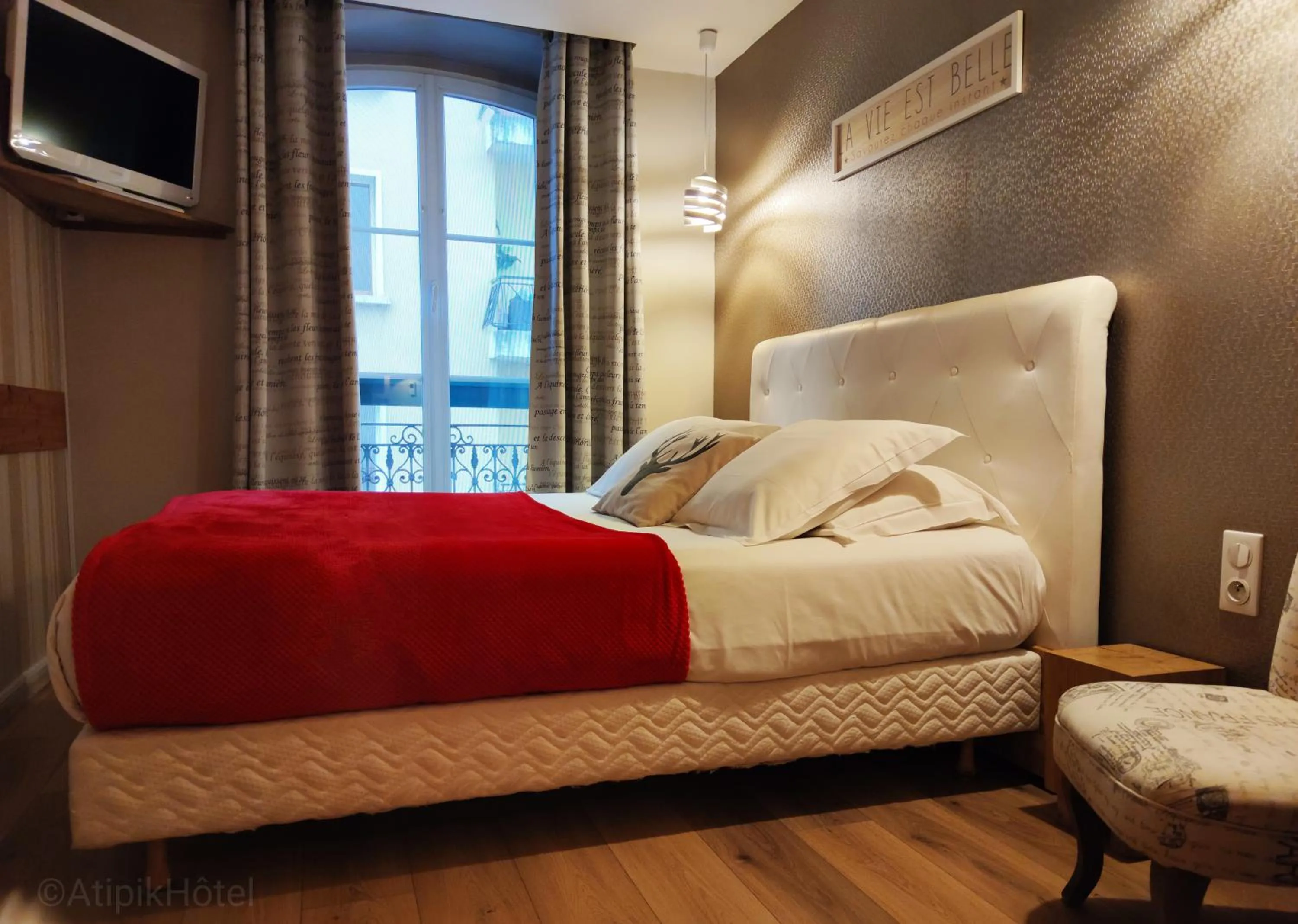 Bed in Atipik Hôtel