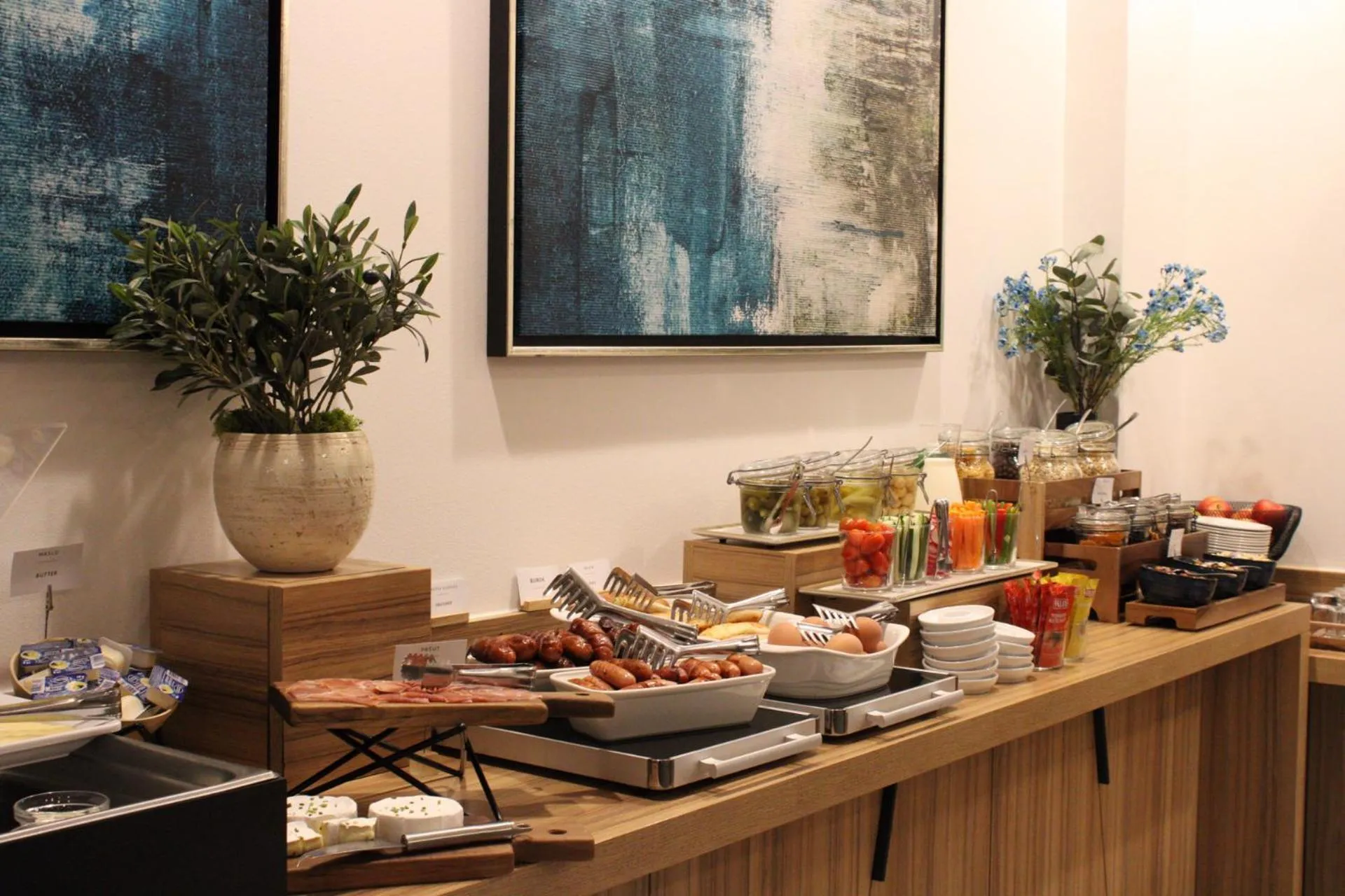 Breakfast in Urban Boutique Hotel Center