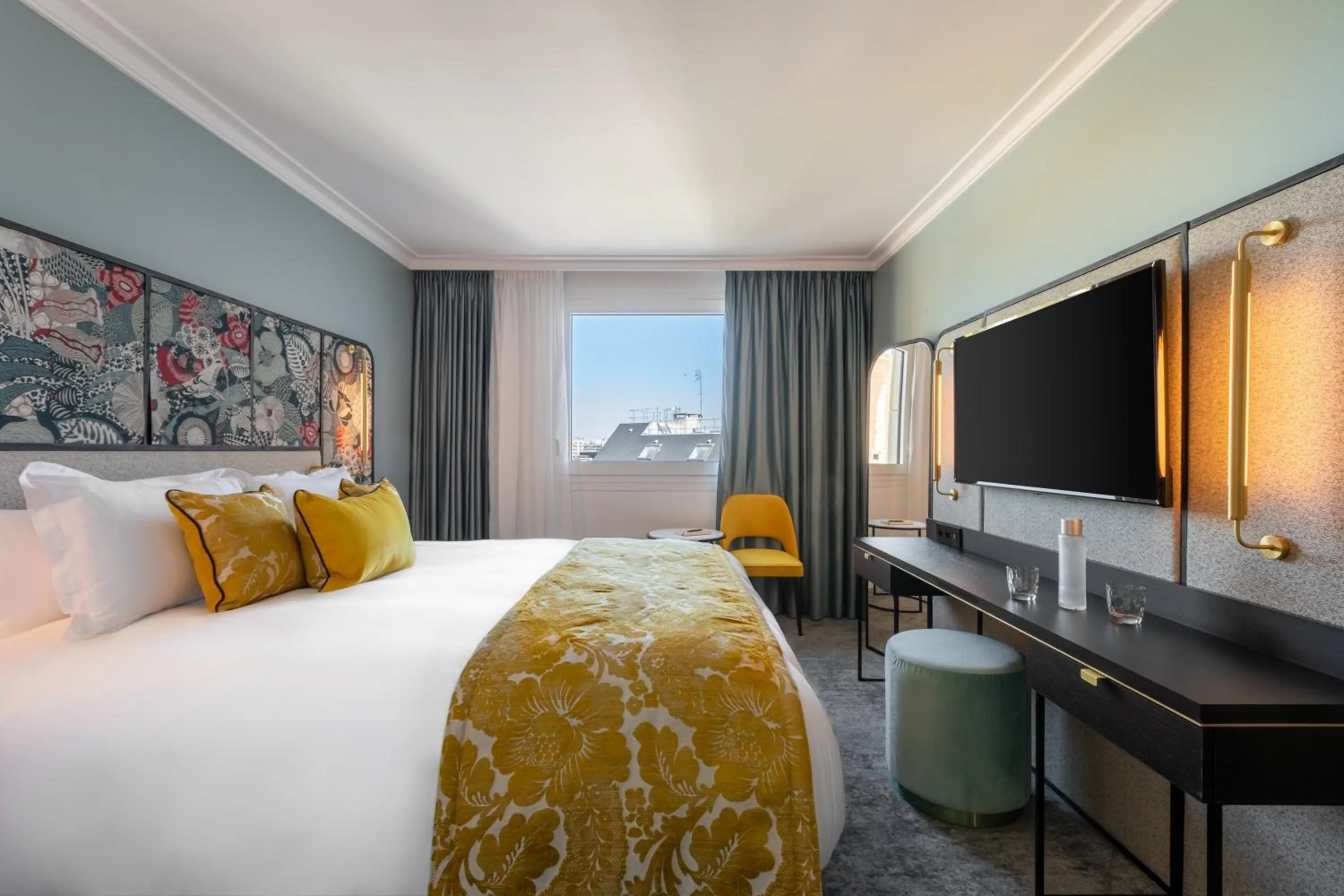 Bed in voco Paris Montparnasse by IHG