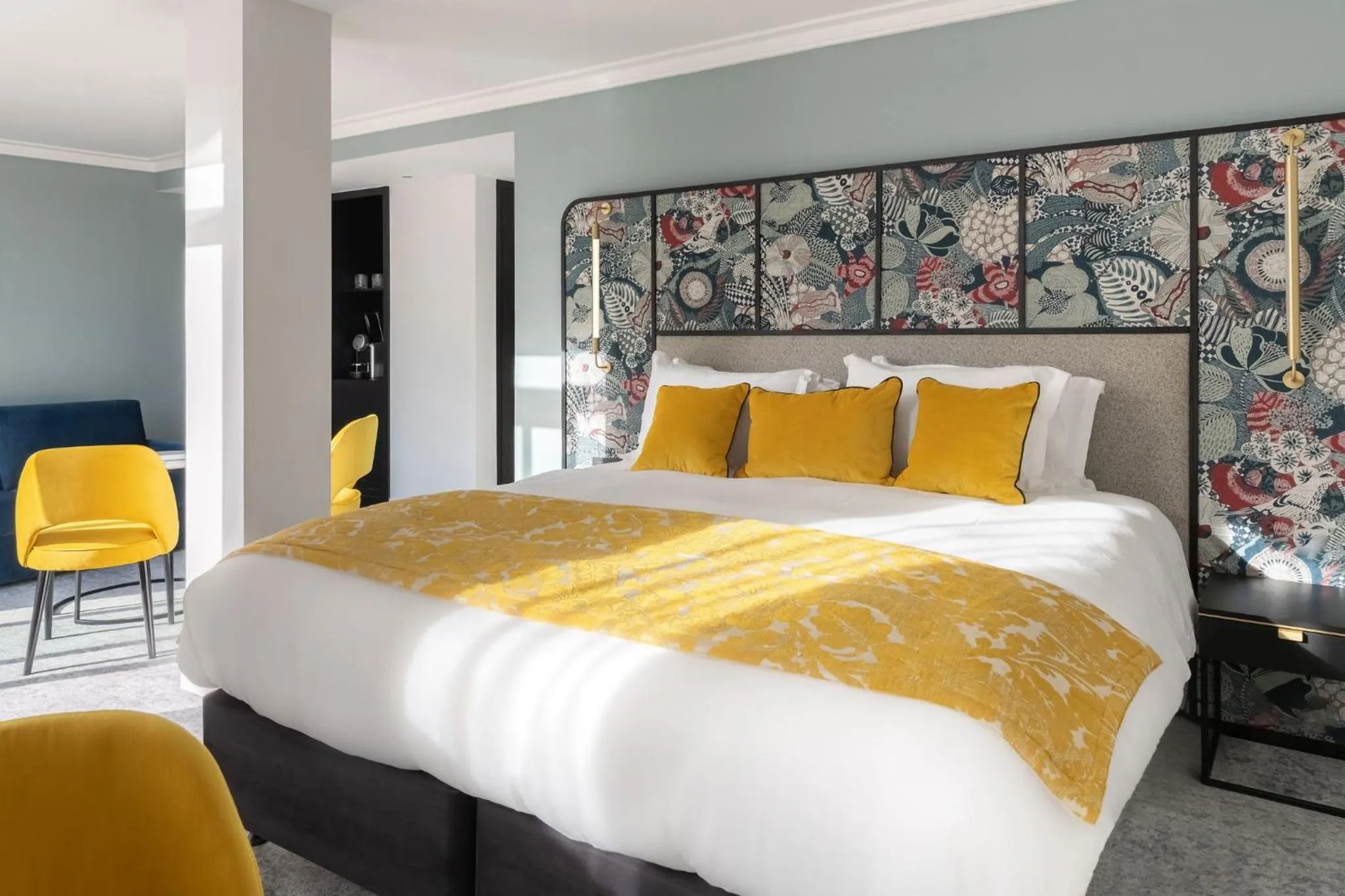 Photo of the whole room, Bed in voco Paris Montparnasse by IHG