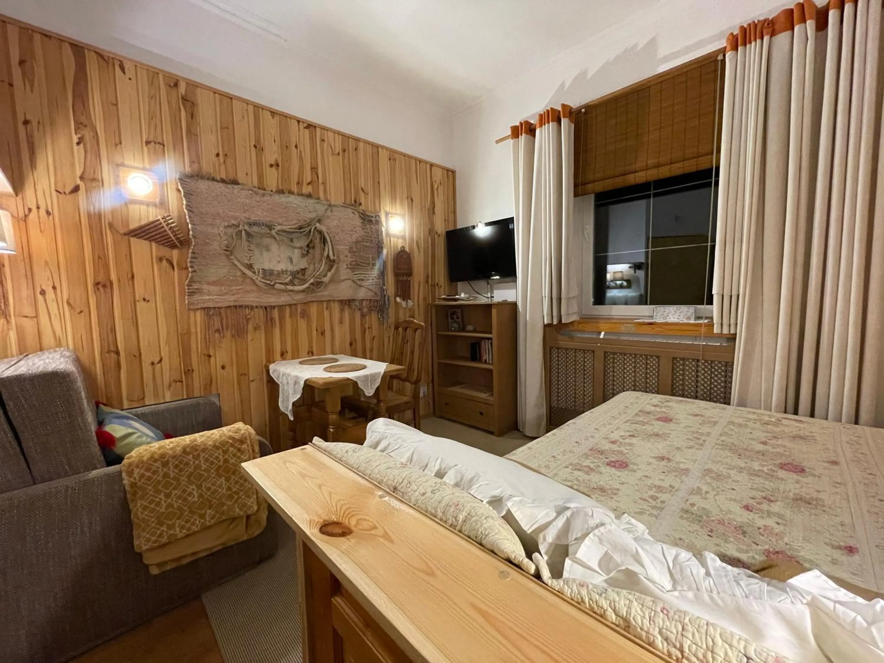 Bedroom, Bed in Apartamenty pod Wiciokrzewem