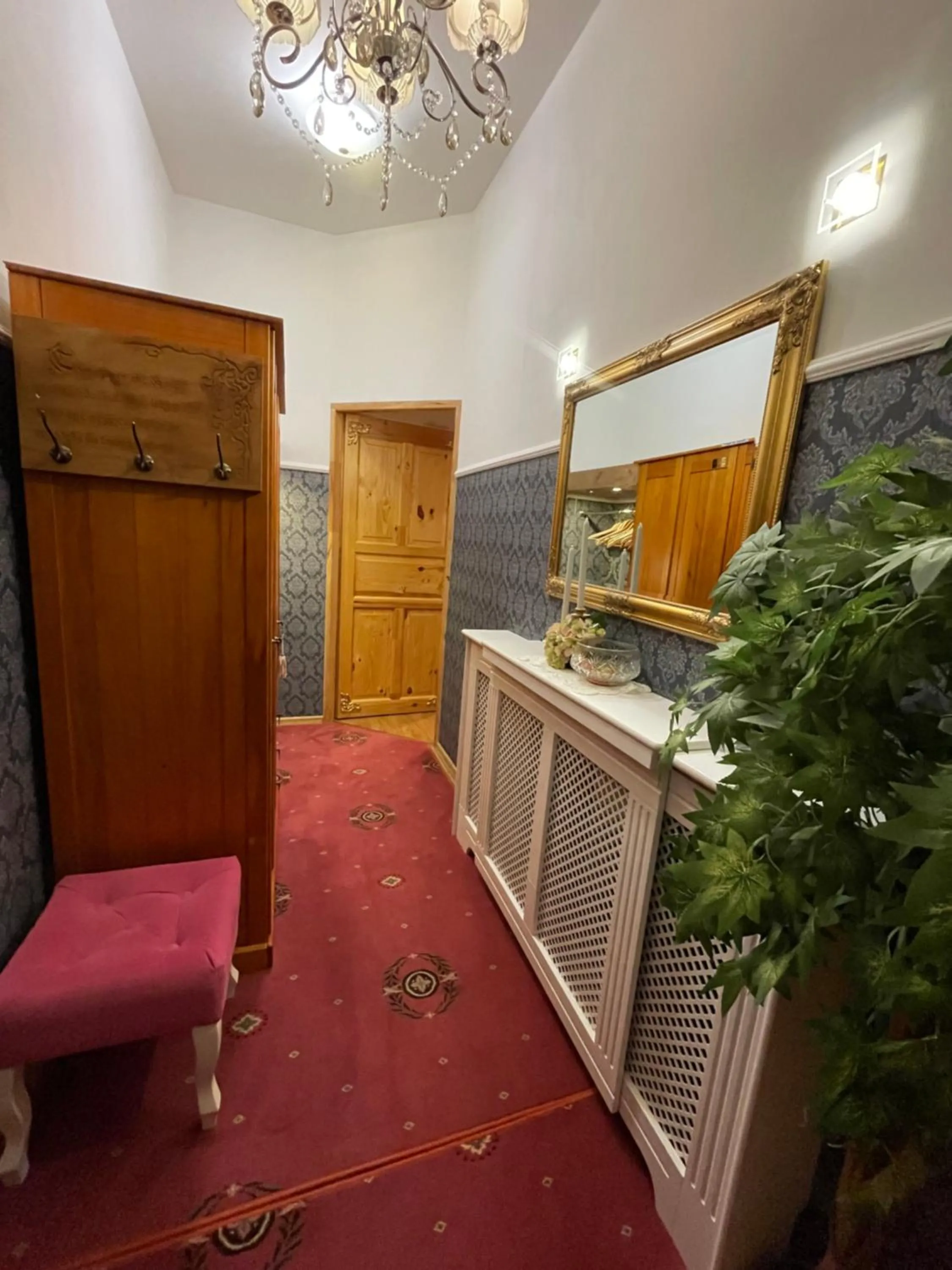 wardrobe in Apartamenty pod Wiciokrzewem