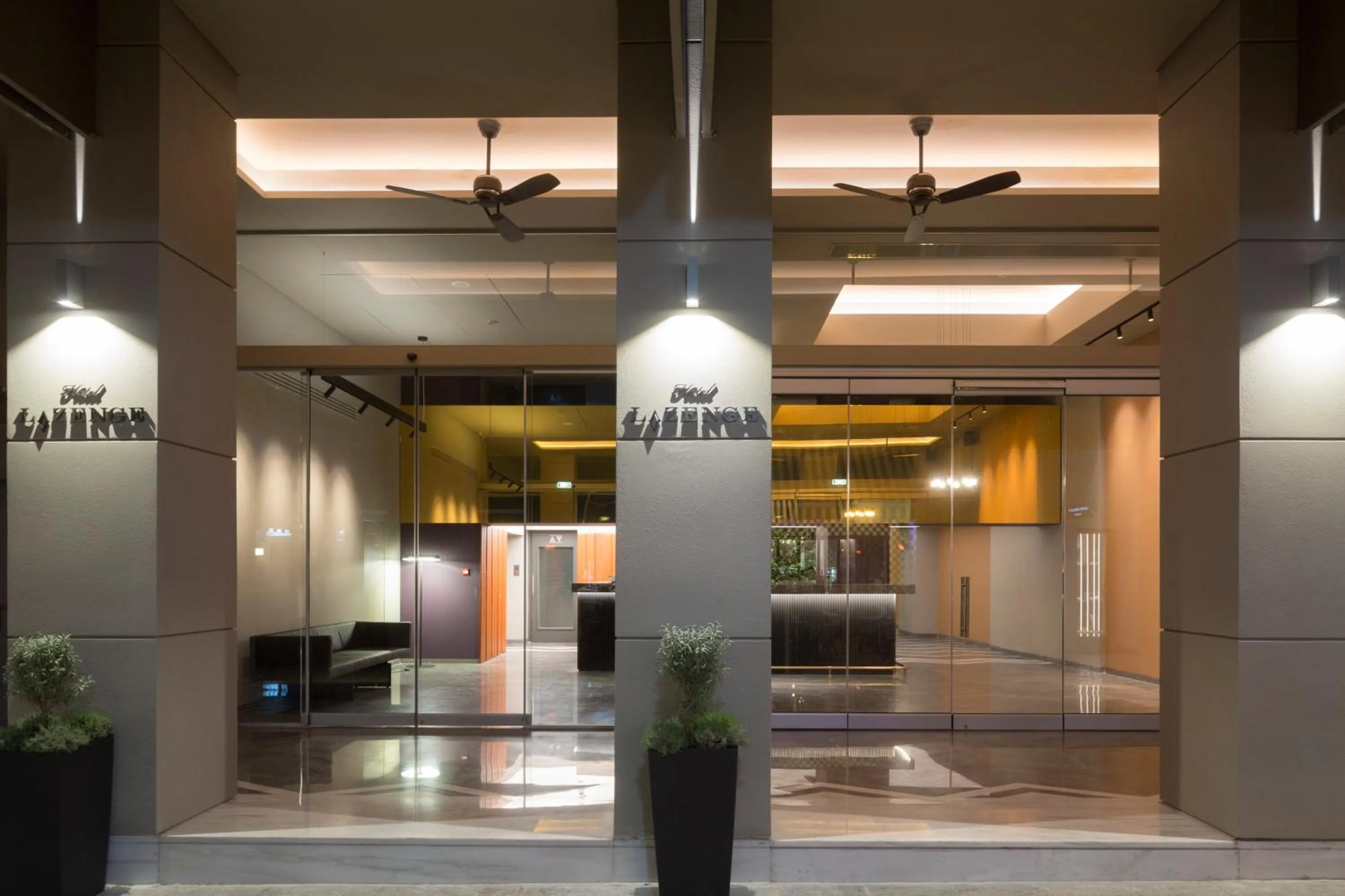 Facade/entrance in Hotel Lozenge