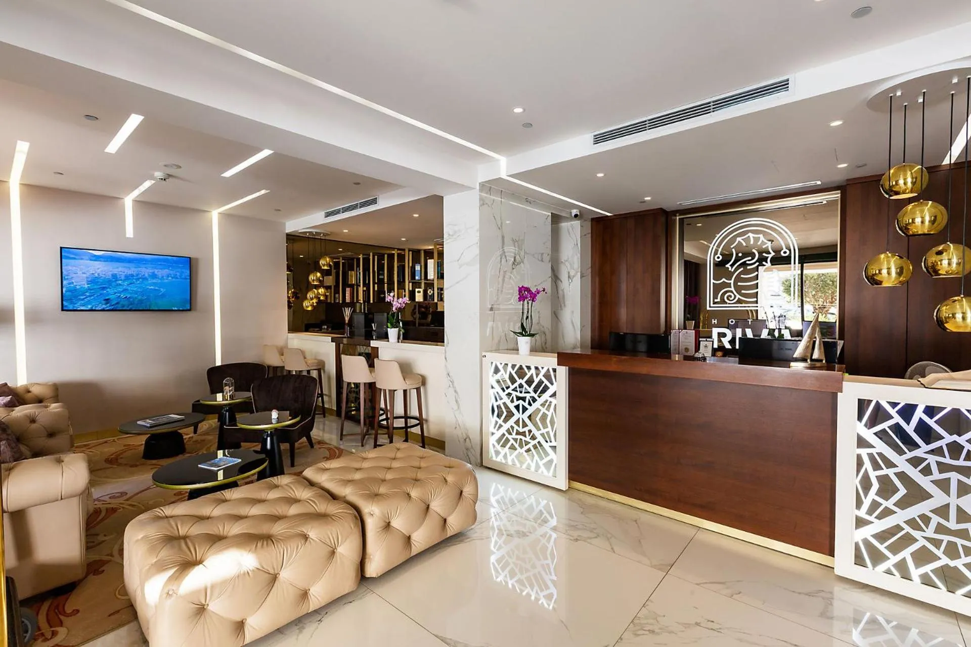 Lobby or reception in Hotel Riva by Aycon
