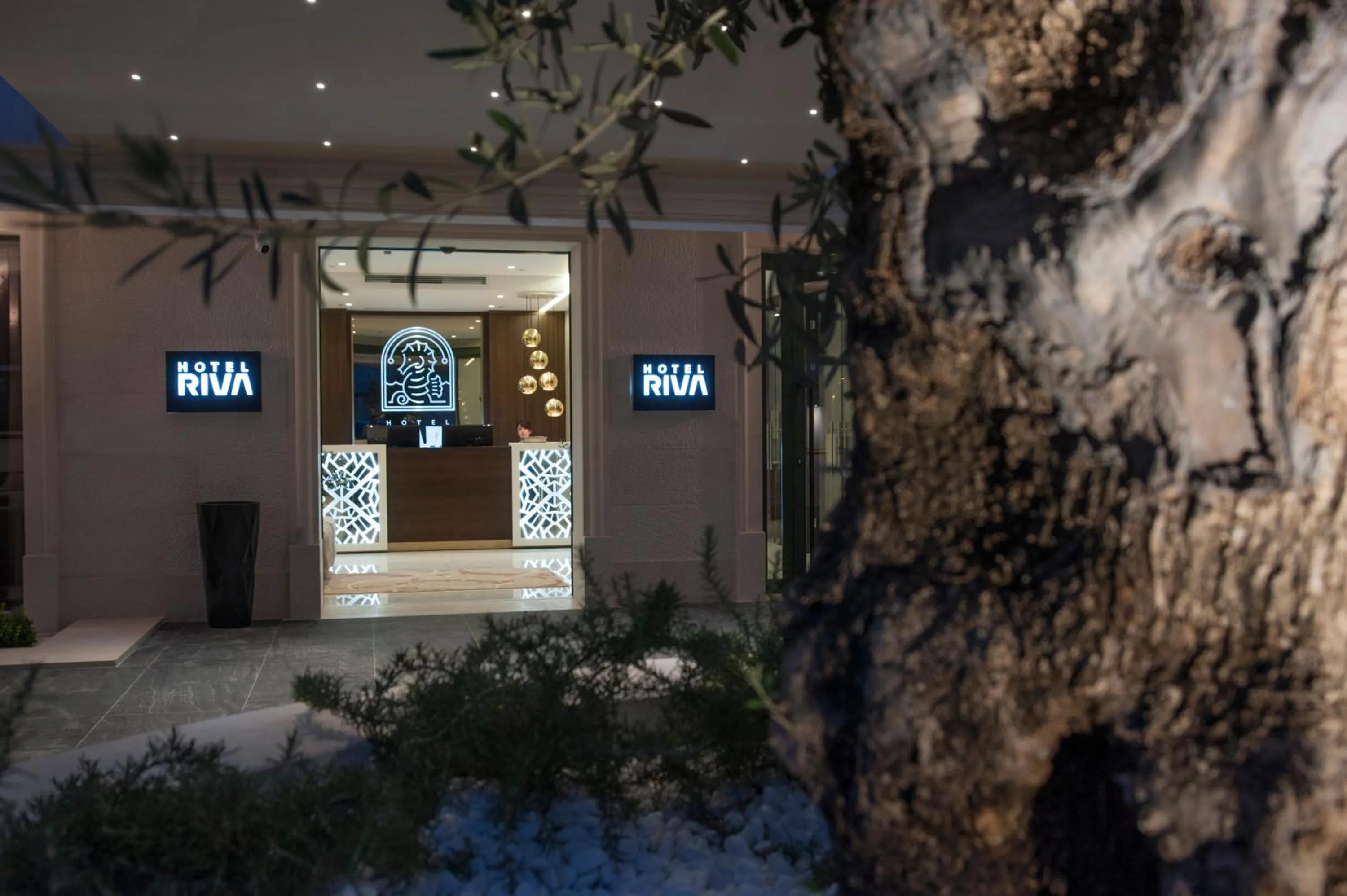 Facade/entrance in Hotel Riva by Aycon