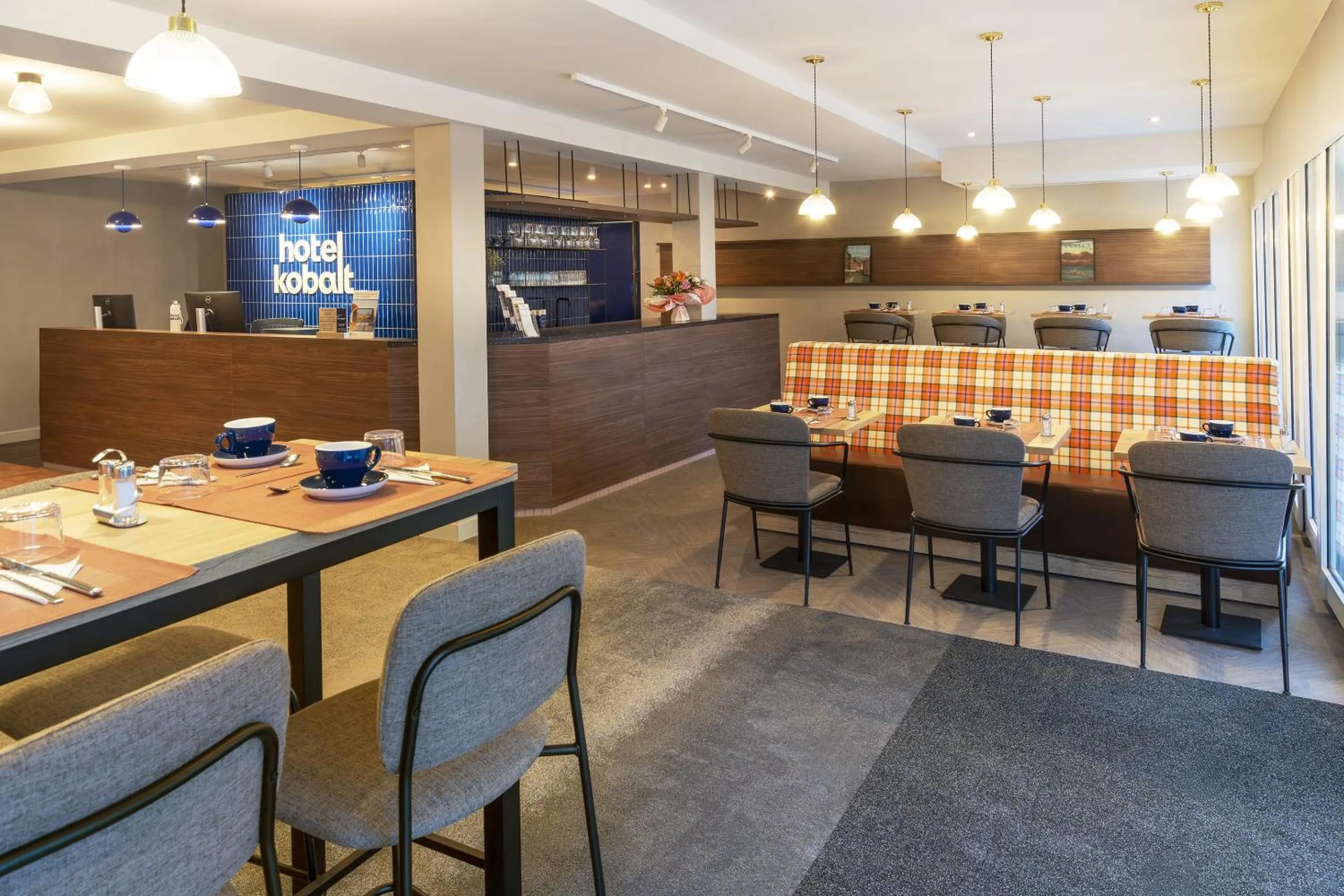 Lobby or reception in Best Western Kobalt Annecy Nord - Epagny