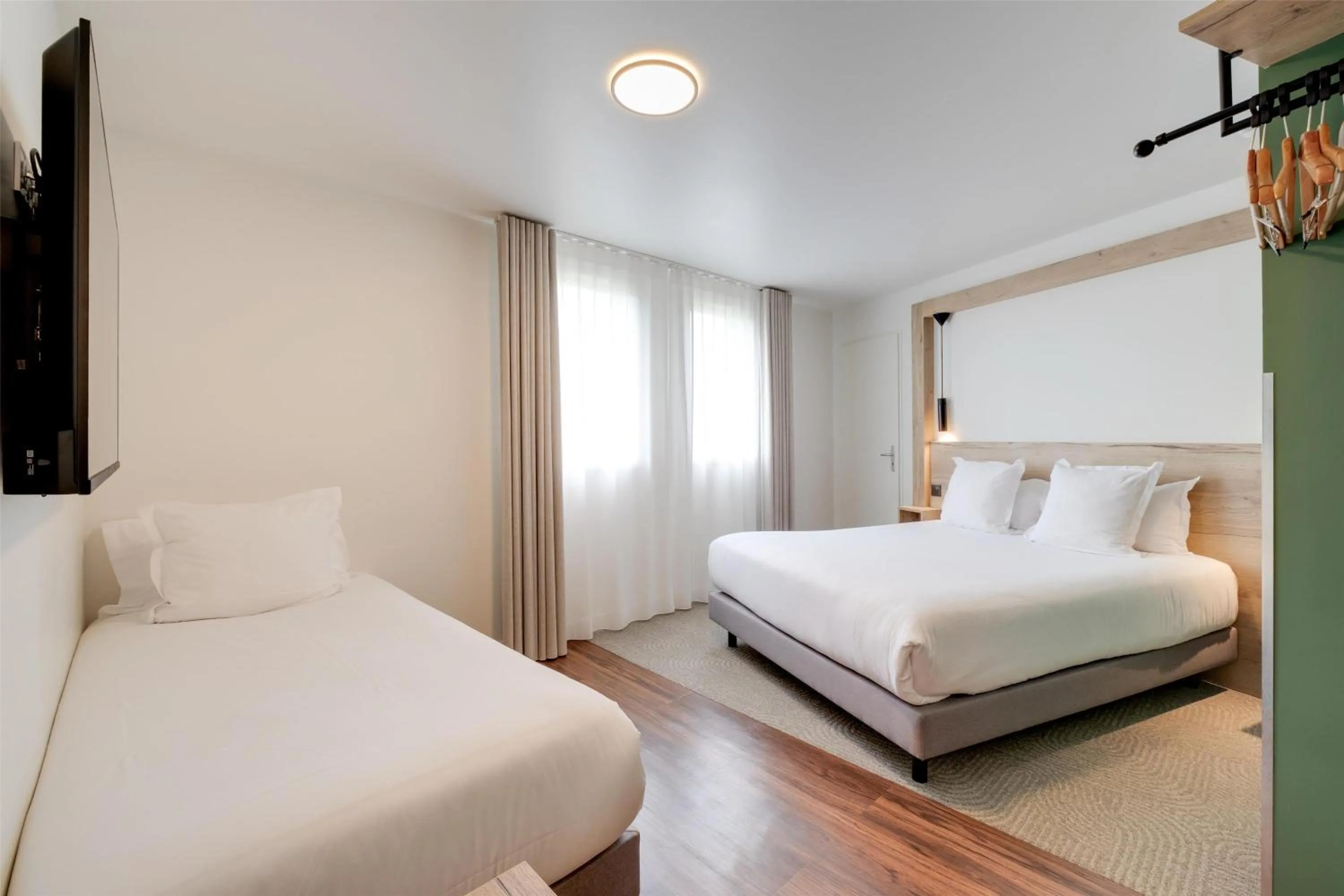 Bedroom, Bed in Best Western Kobalt Annecy Nord - Epagny