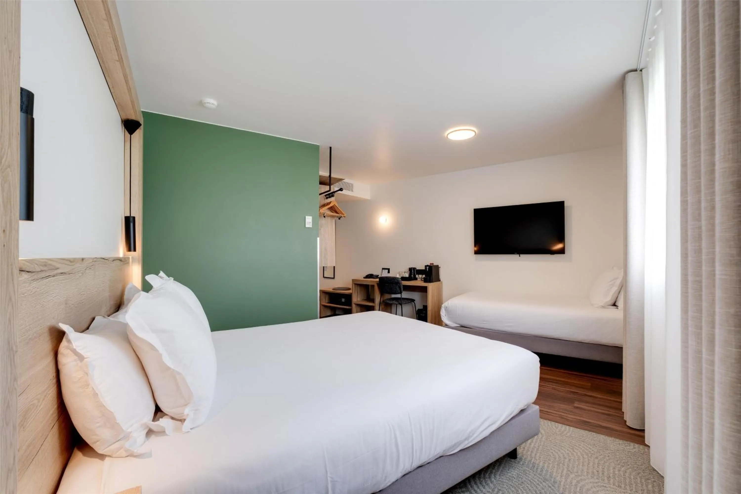 Bedroom, Bed in Best Western Kobalt Annecy Nord - Epagny