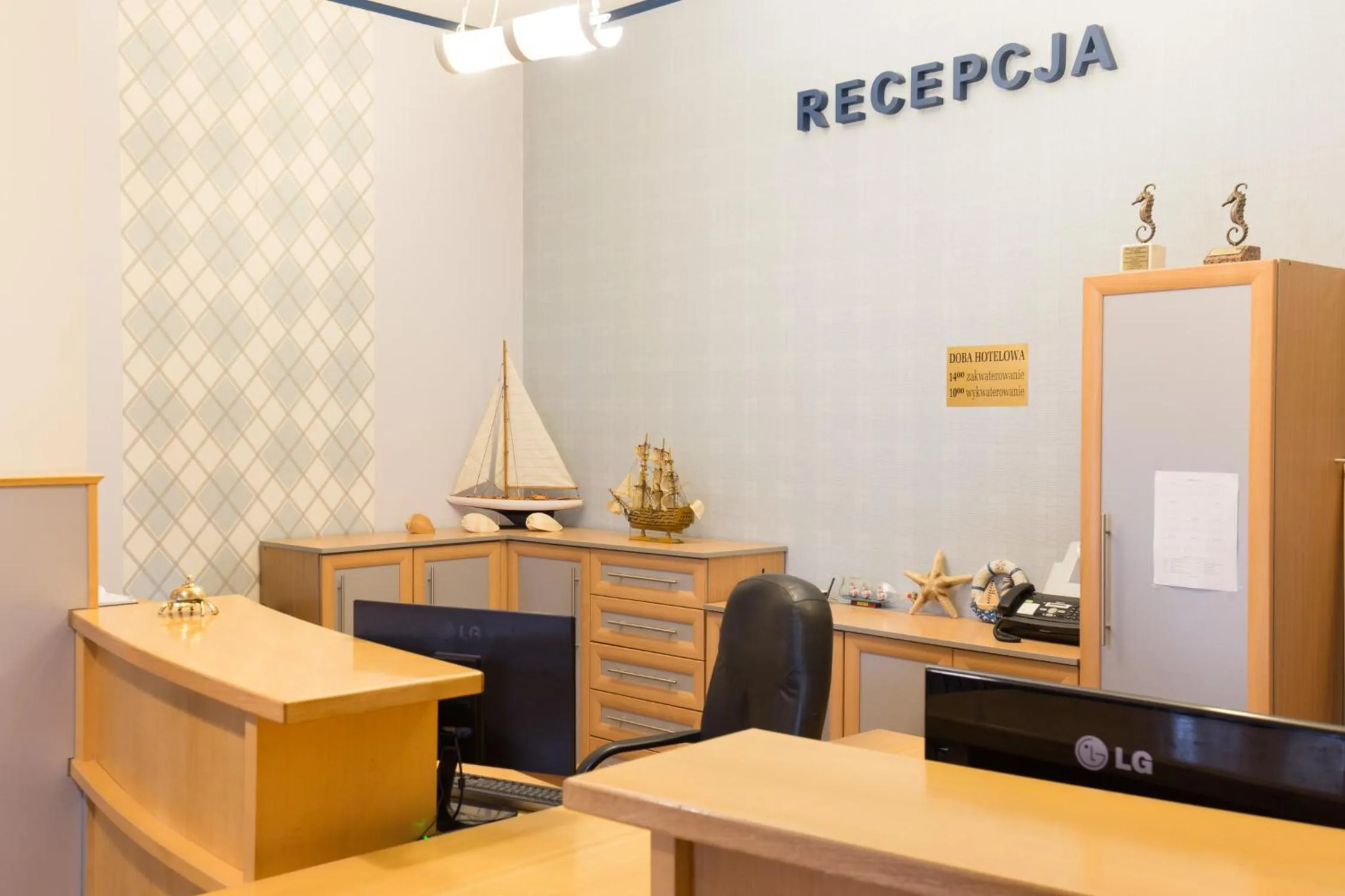 Lobby or reception in Paradiso Park