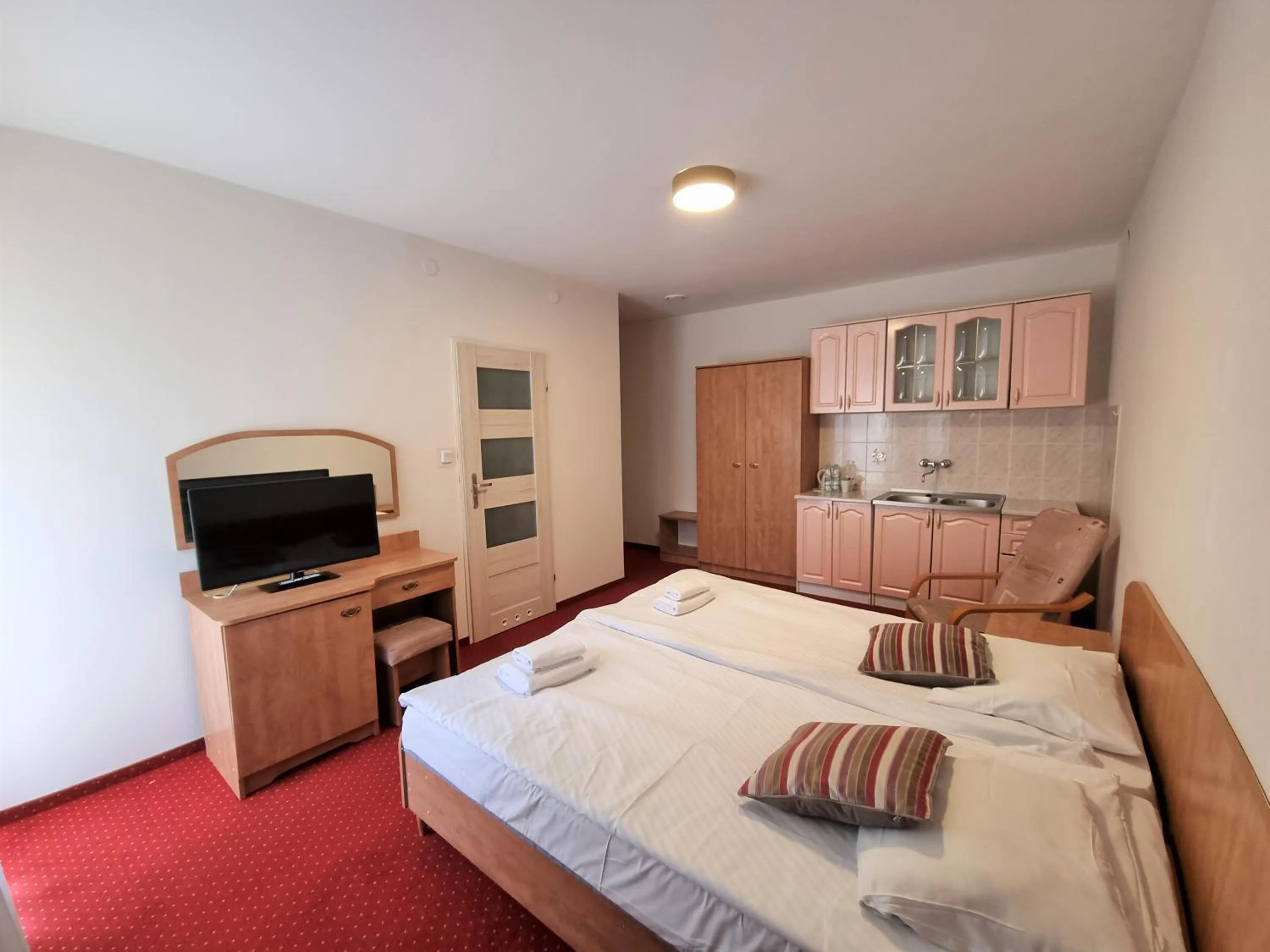 Communal lounge/ TV room in Paradiso Park