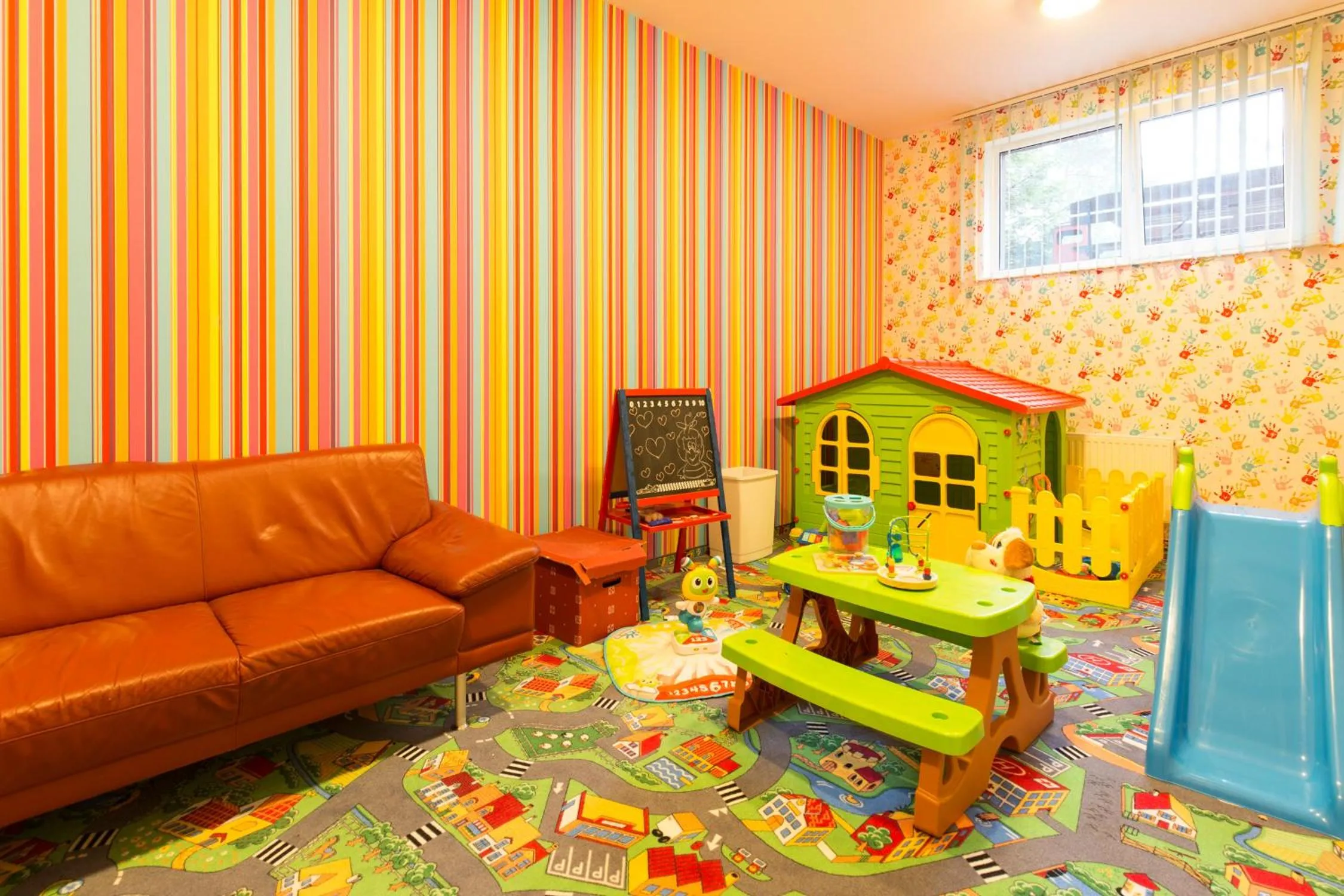 Children play ground in Paradiso Park