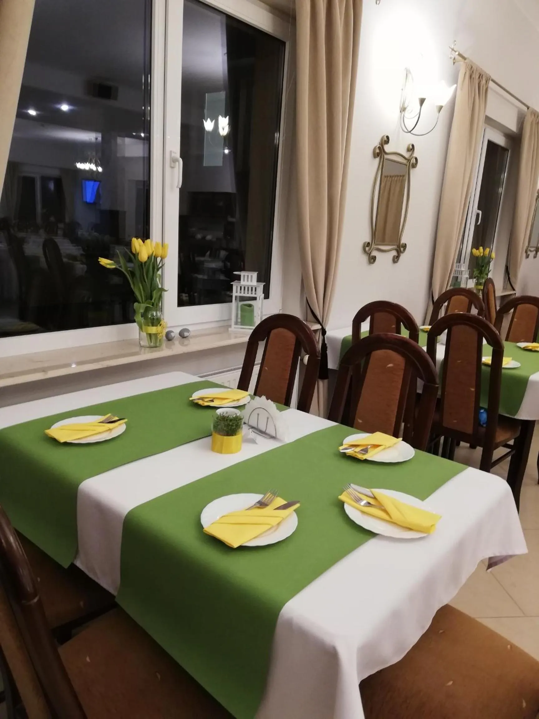 Restaurant/places to eat in Paradiso Park