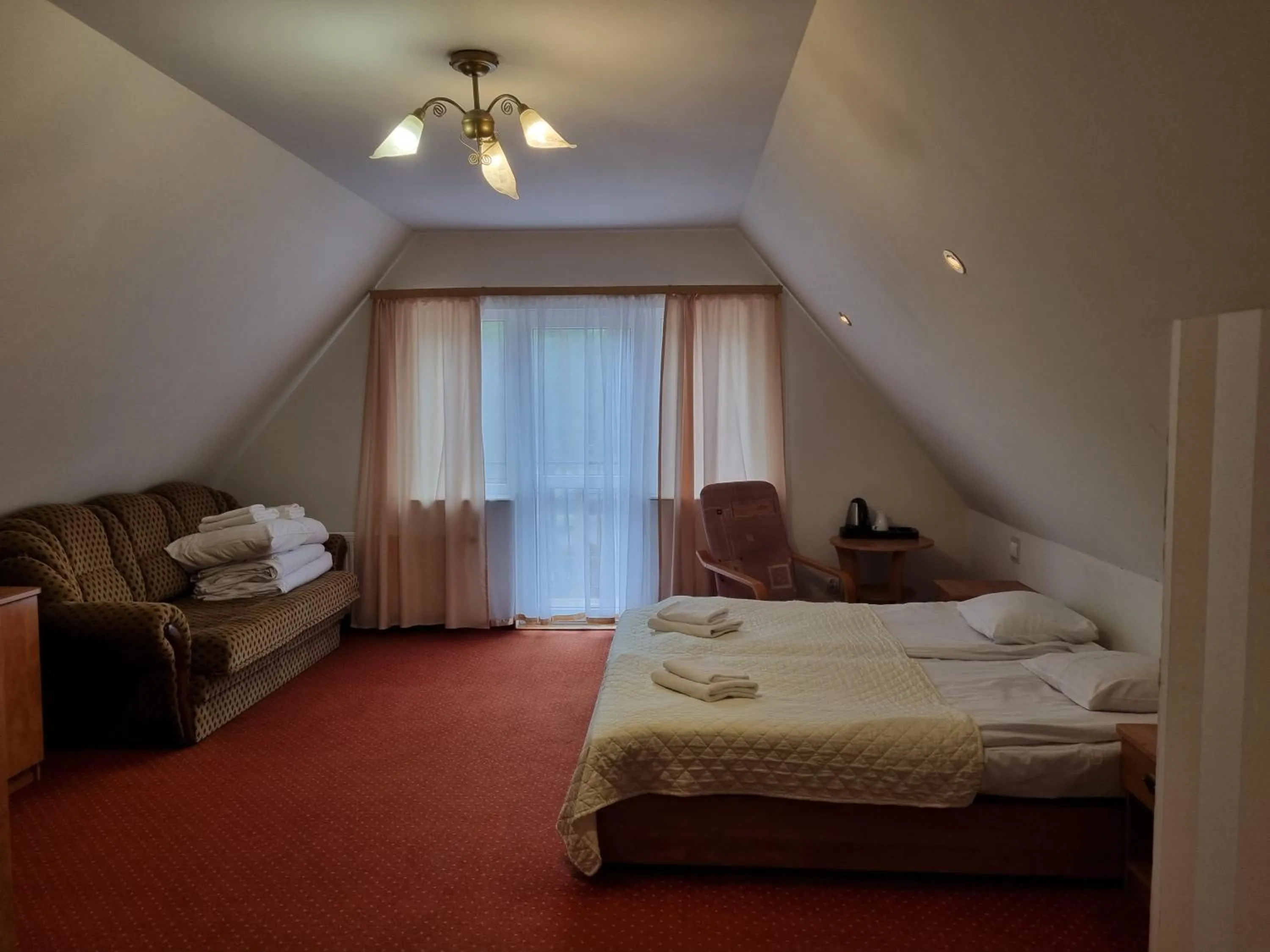 Photo of the whole room in Paradiso Park