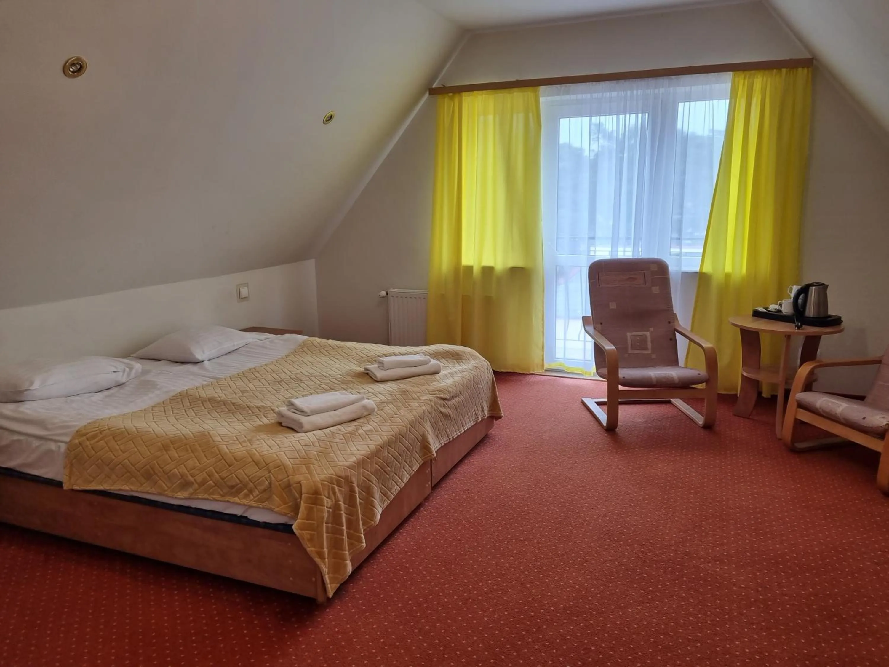 Photo of the whole room in Paradiso Park