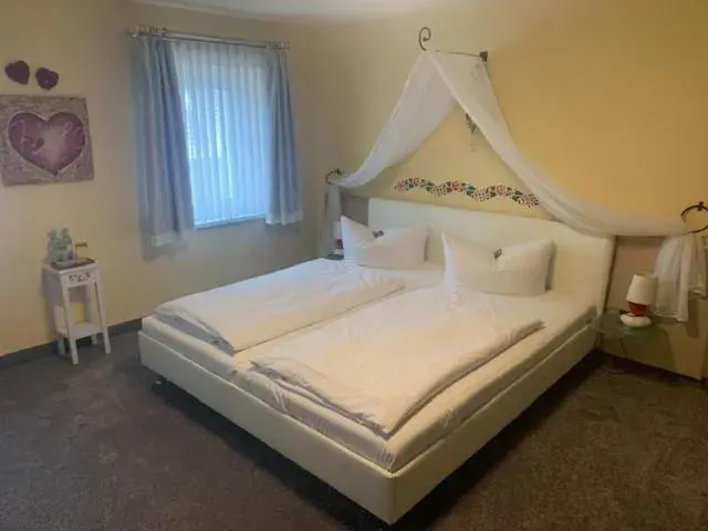 Double Room in Hotel Schwarzes Ross Siebenlehn Double Room in Hotel Schwarzes Ross Siebenlehn