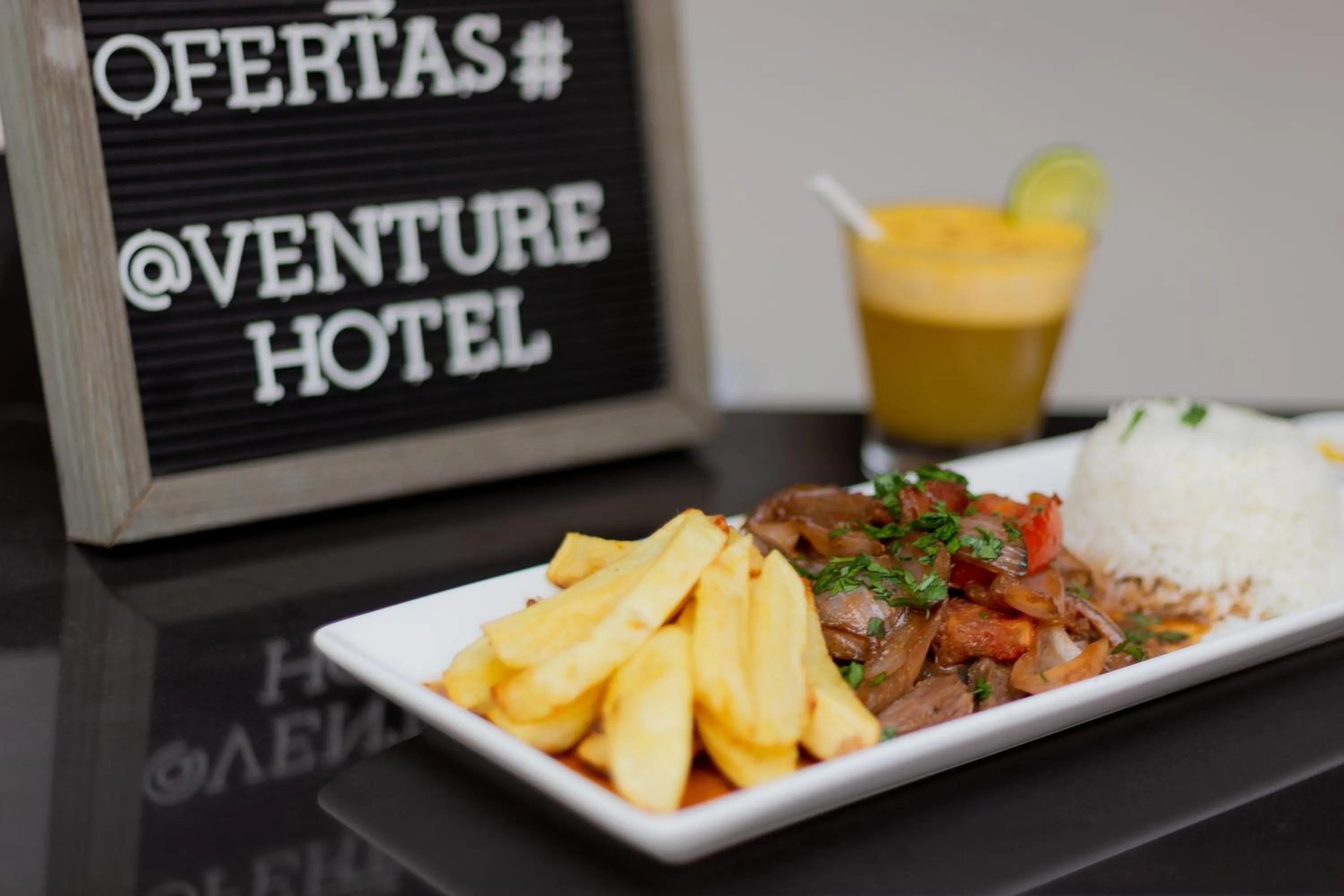 Restaurant/places to eat in Hotel Venture