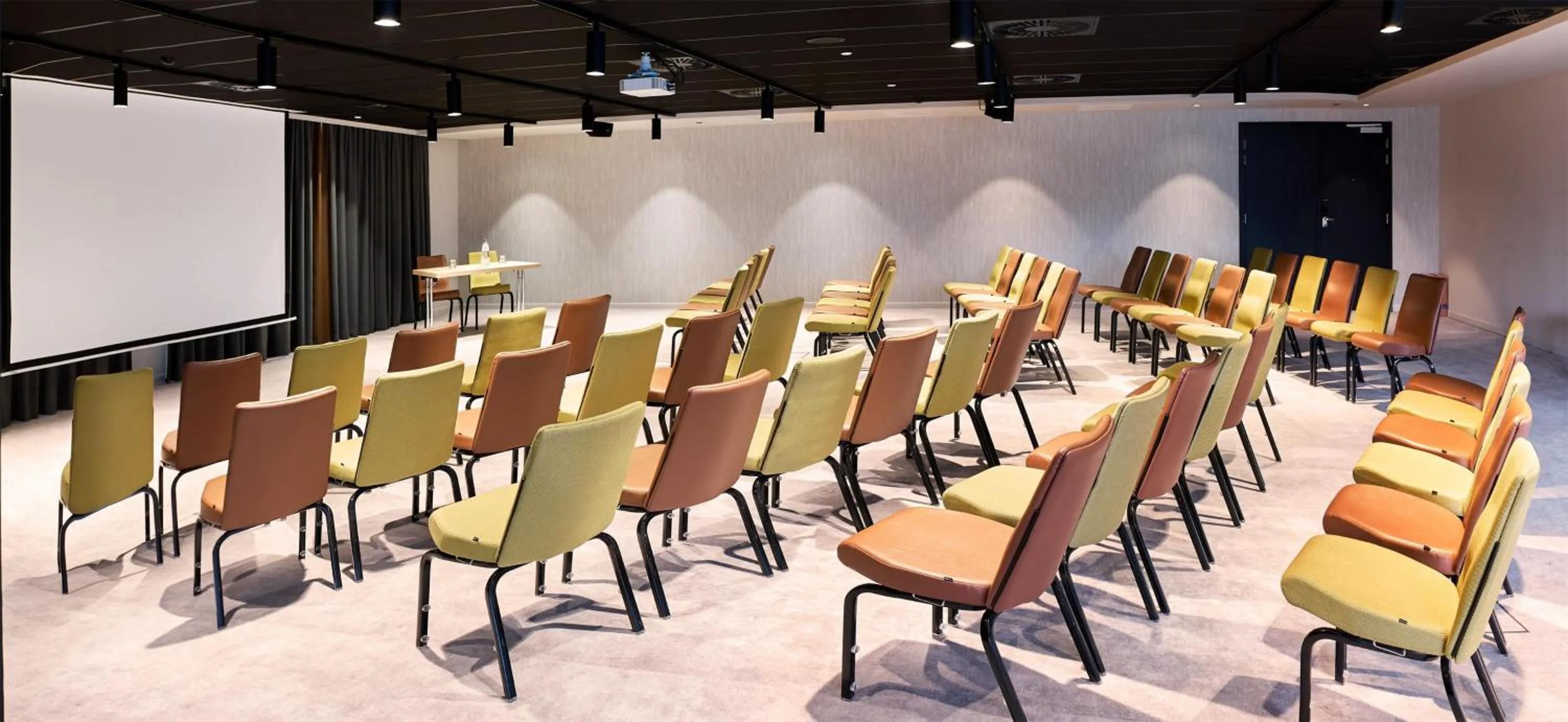 Meeting/conference room in Park Inn By Radisson Brussels Airport