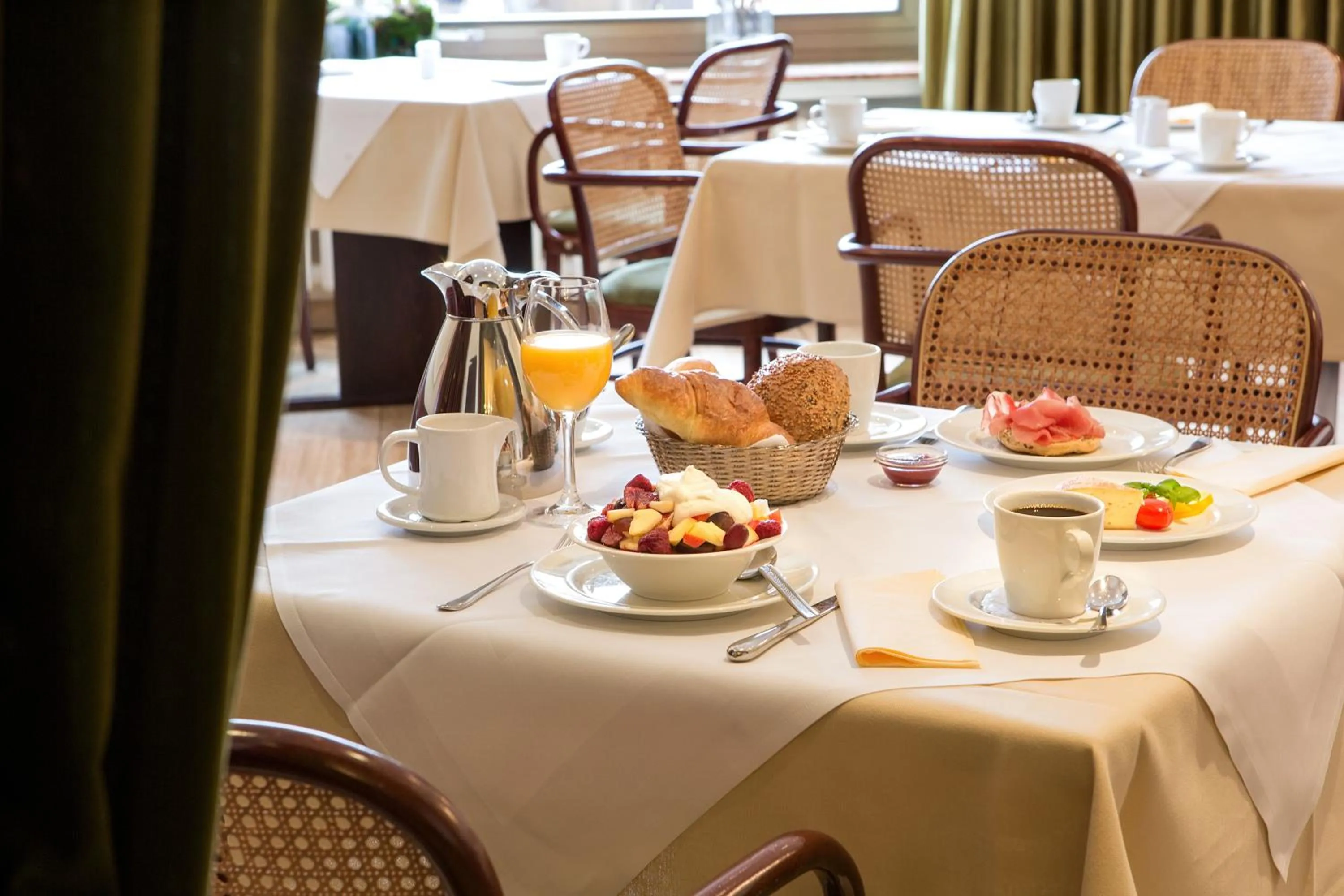 Restaurant/places to eat in Der Kronprinz