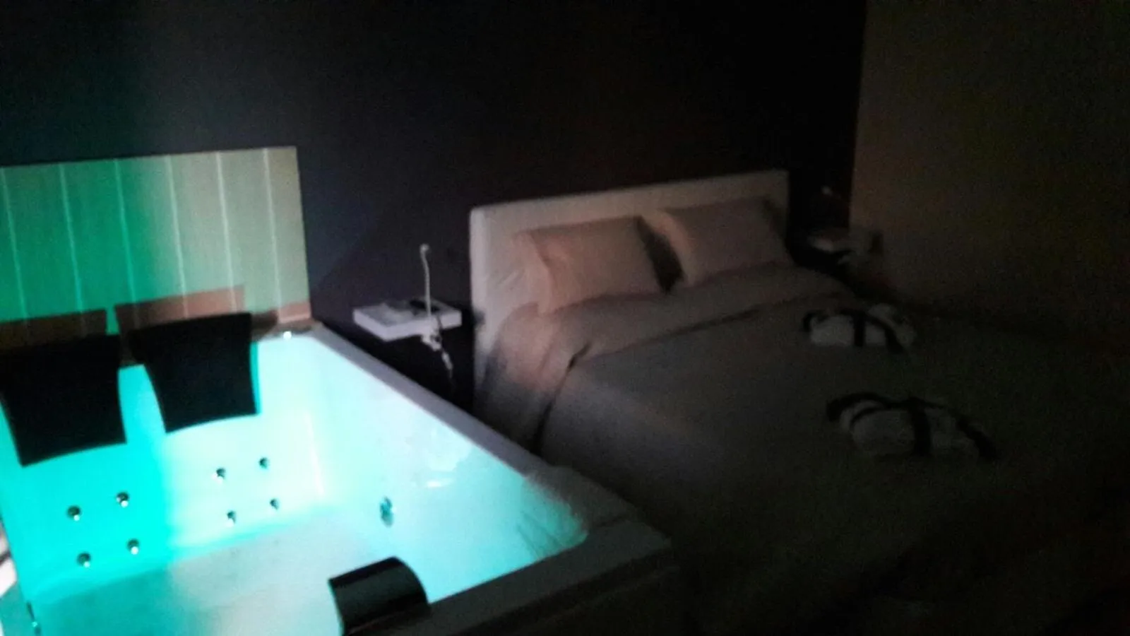 Photo of the whole room, Bed in Il Centro Short Lets