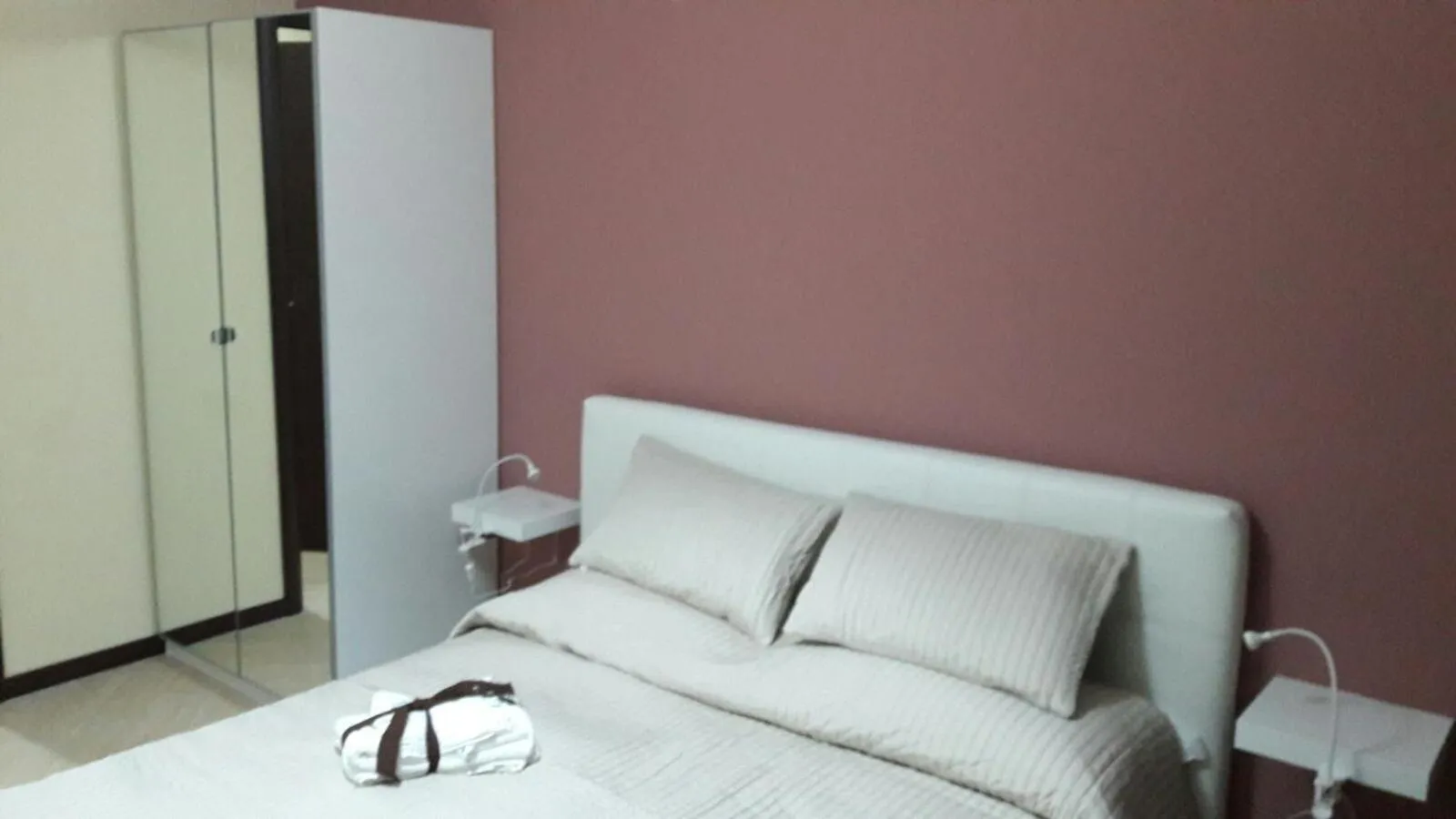 Bed in Il Centro Short Lets