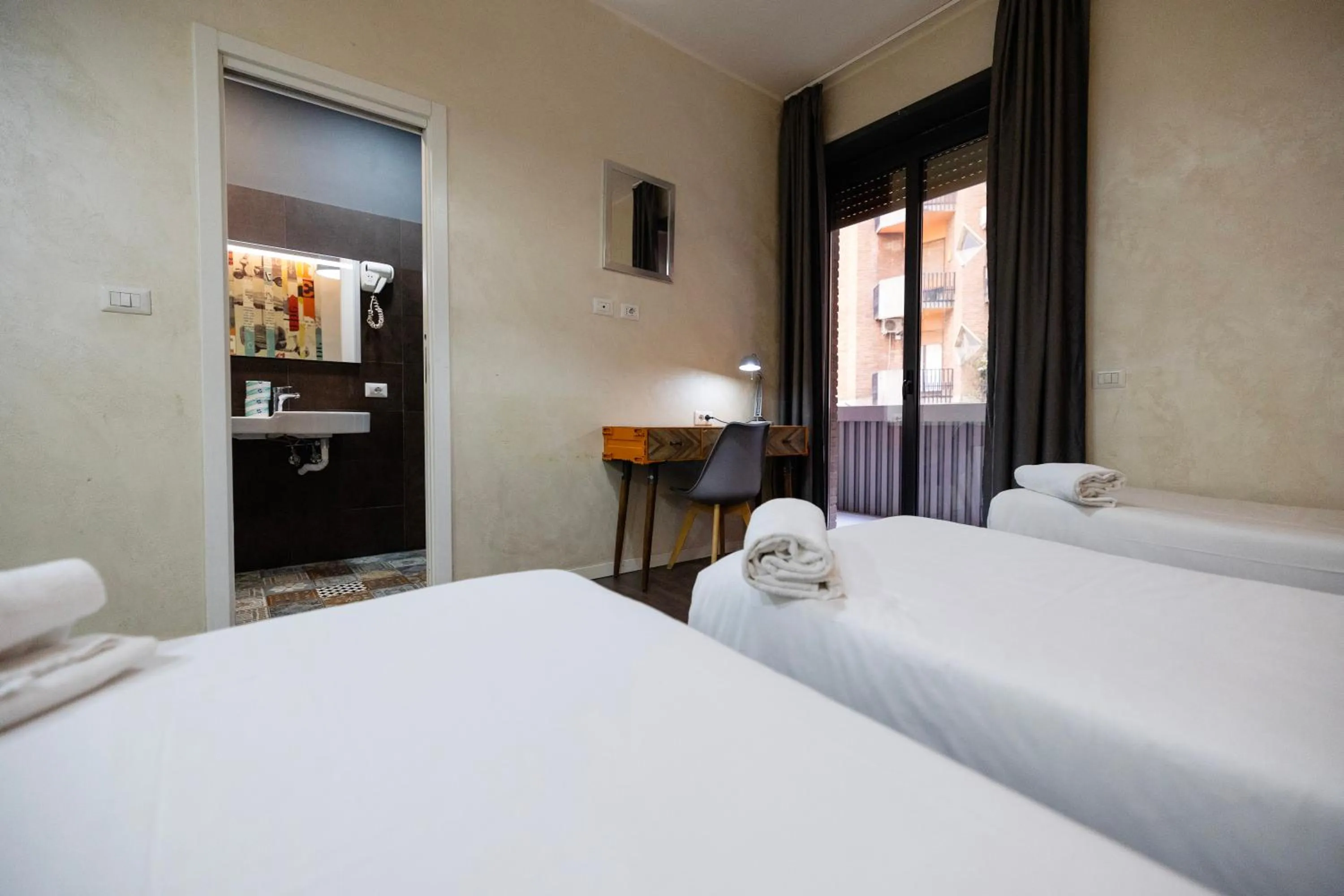 Photo of the whole room, Bed in Hostel Trastevere