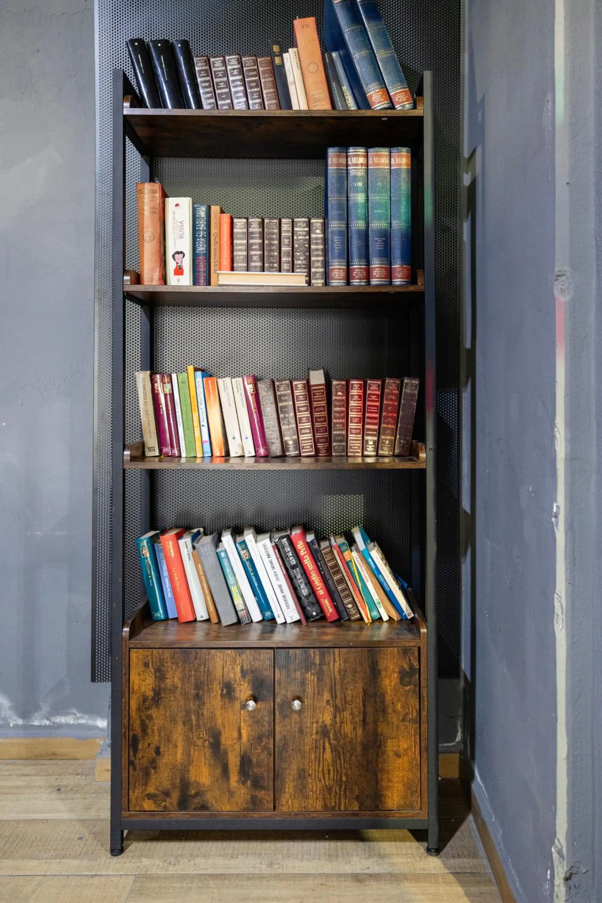 Decorative detail in Hostel Trastevere