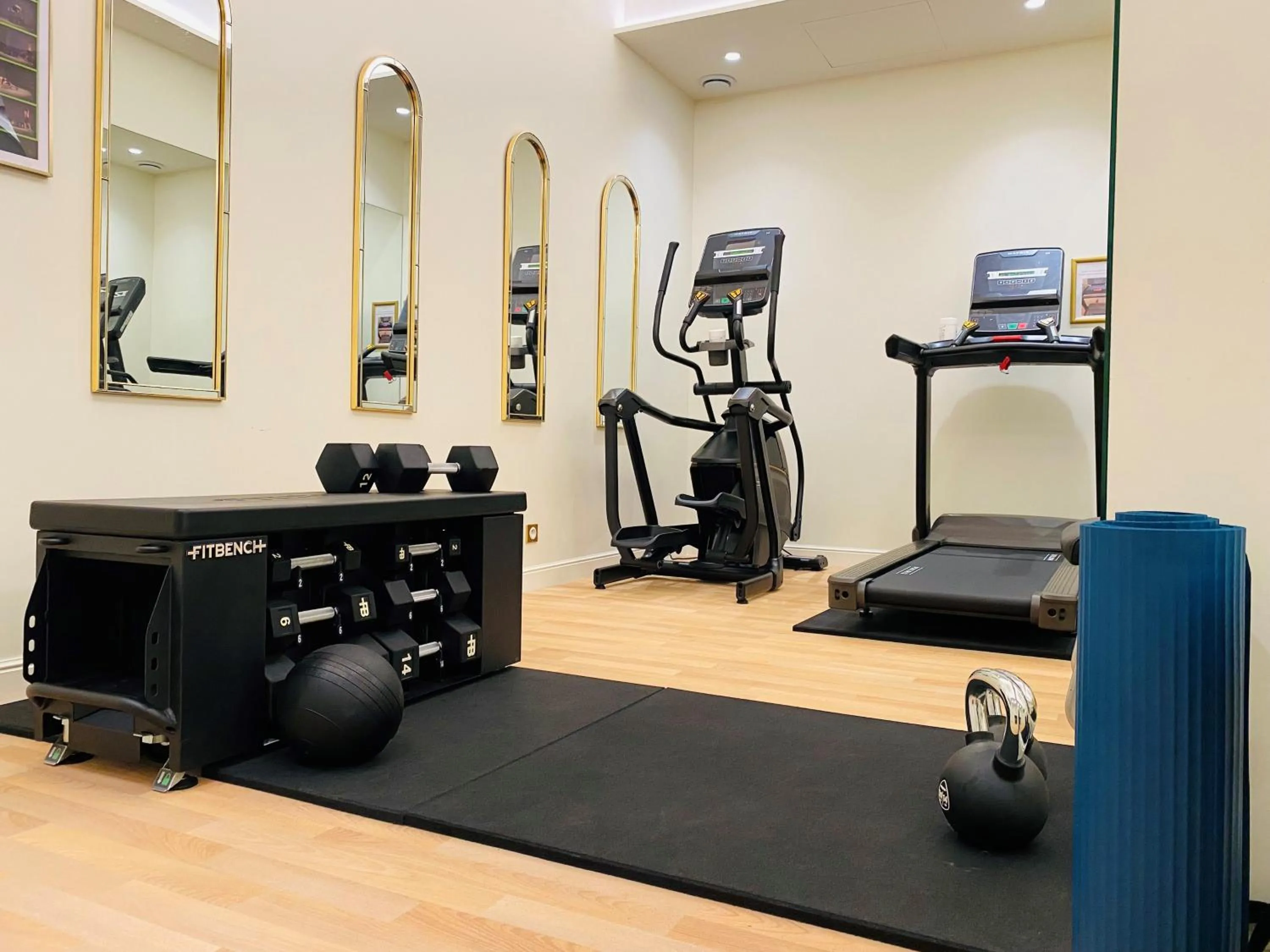 Fitness centre/facilities in Hôtel Mayfair Paris