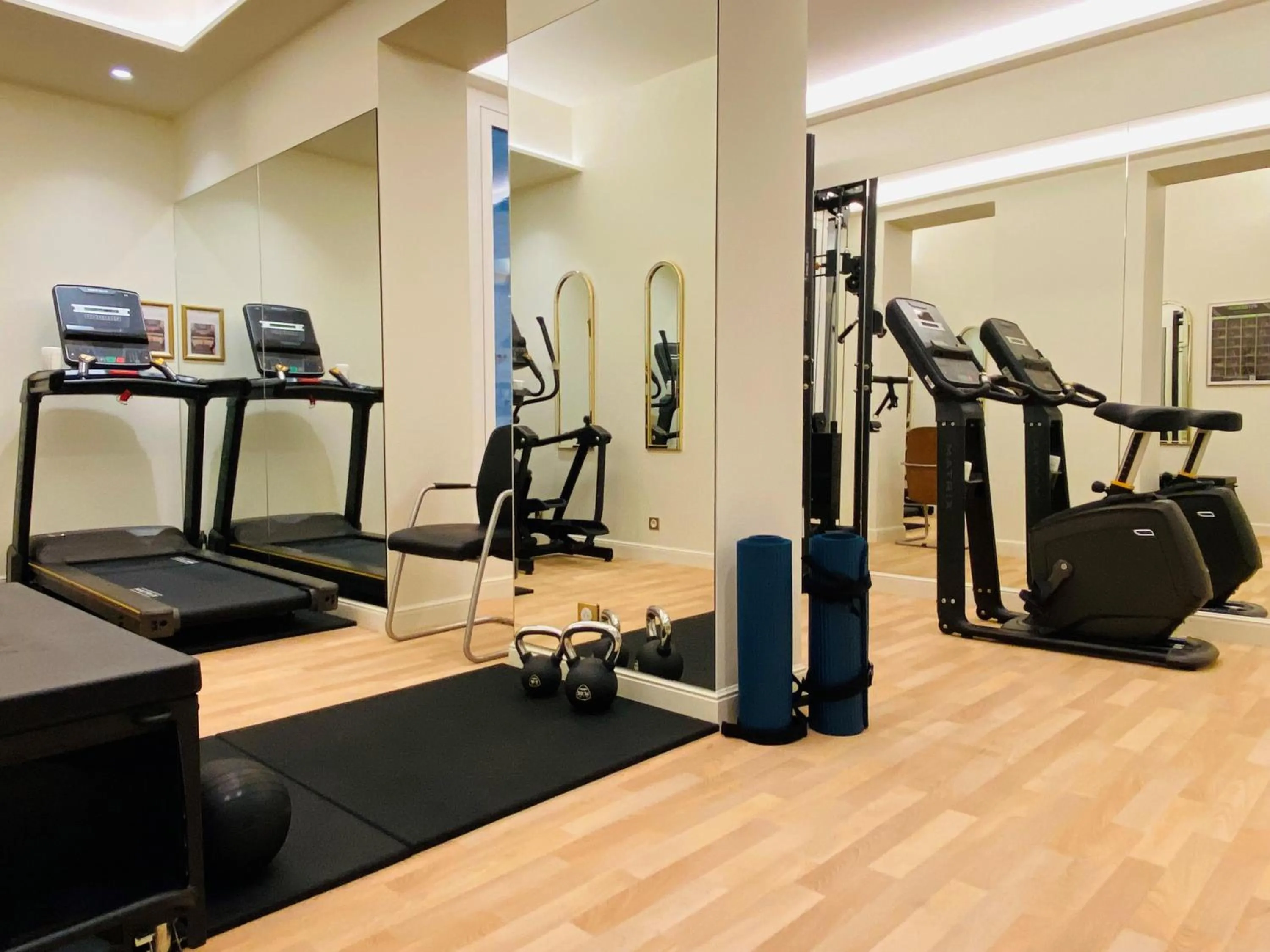 Fitness centre/facilities in Hôtel Mayfair Paris