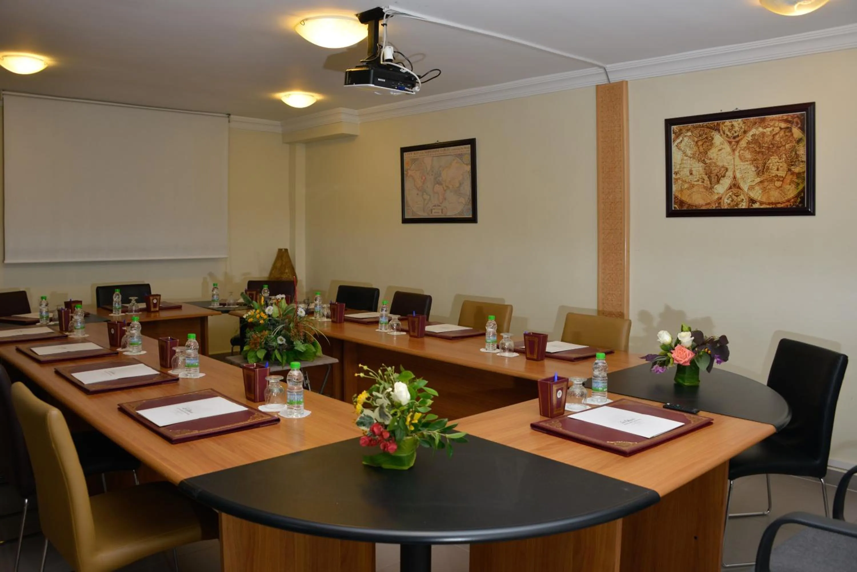 Meeting/conference room in Aparthotel Les Oliviers Suites & Spa