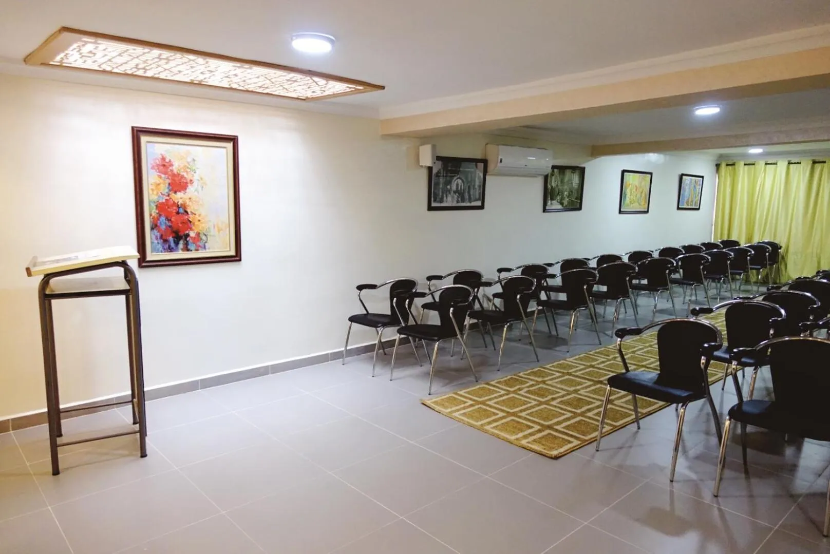 Business facilities in Aparthotel Les Oliviers Suites & Spa