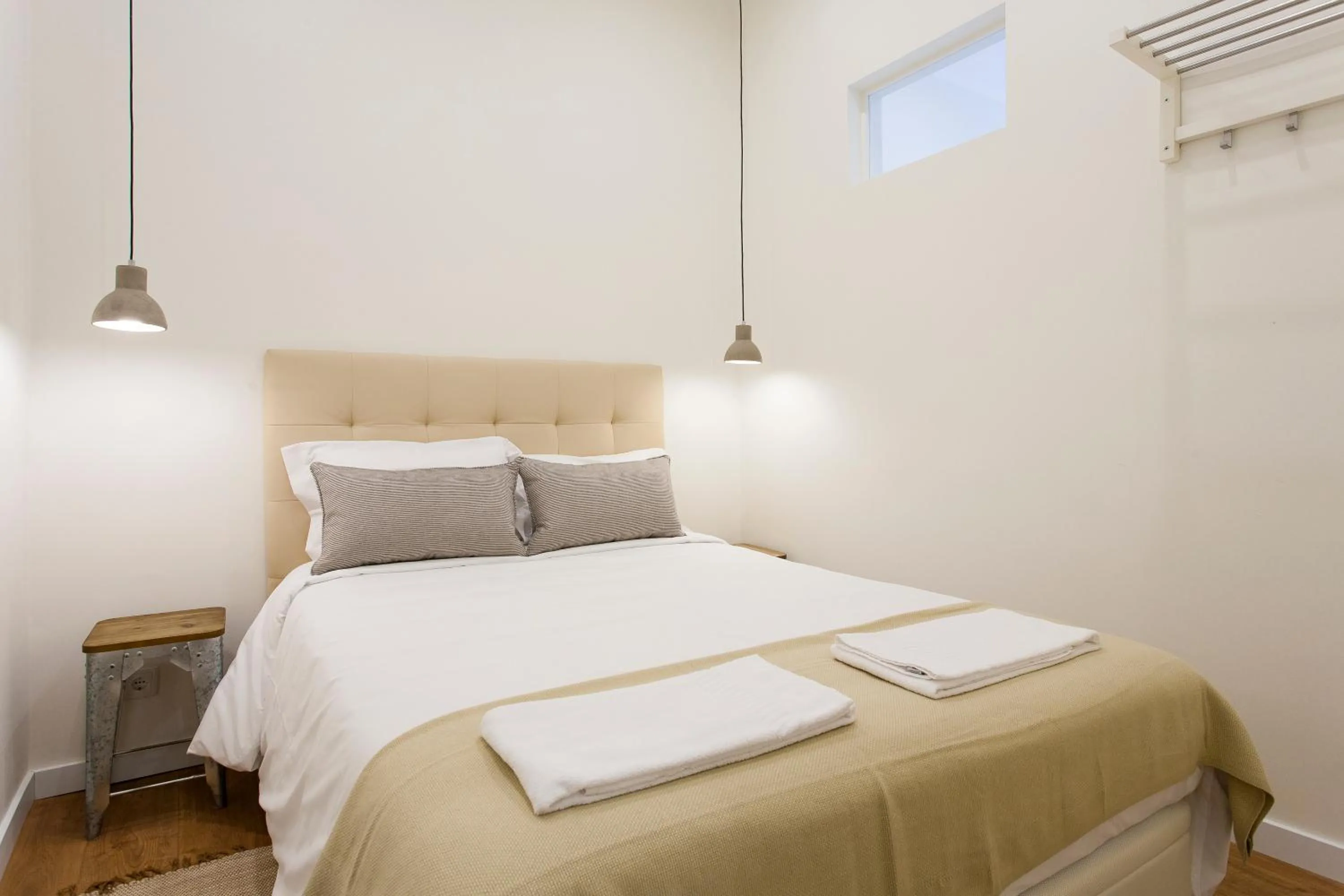 Bedroom, Bed in Central Downtown by Central Hill Apartments