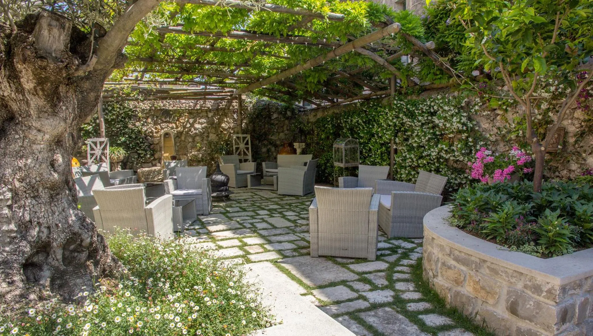 Patio in Hotel Villa Maria