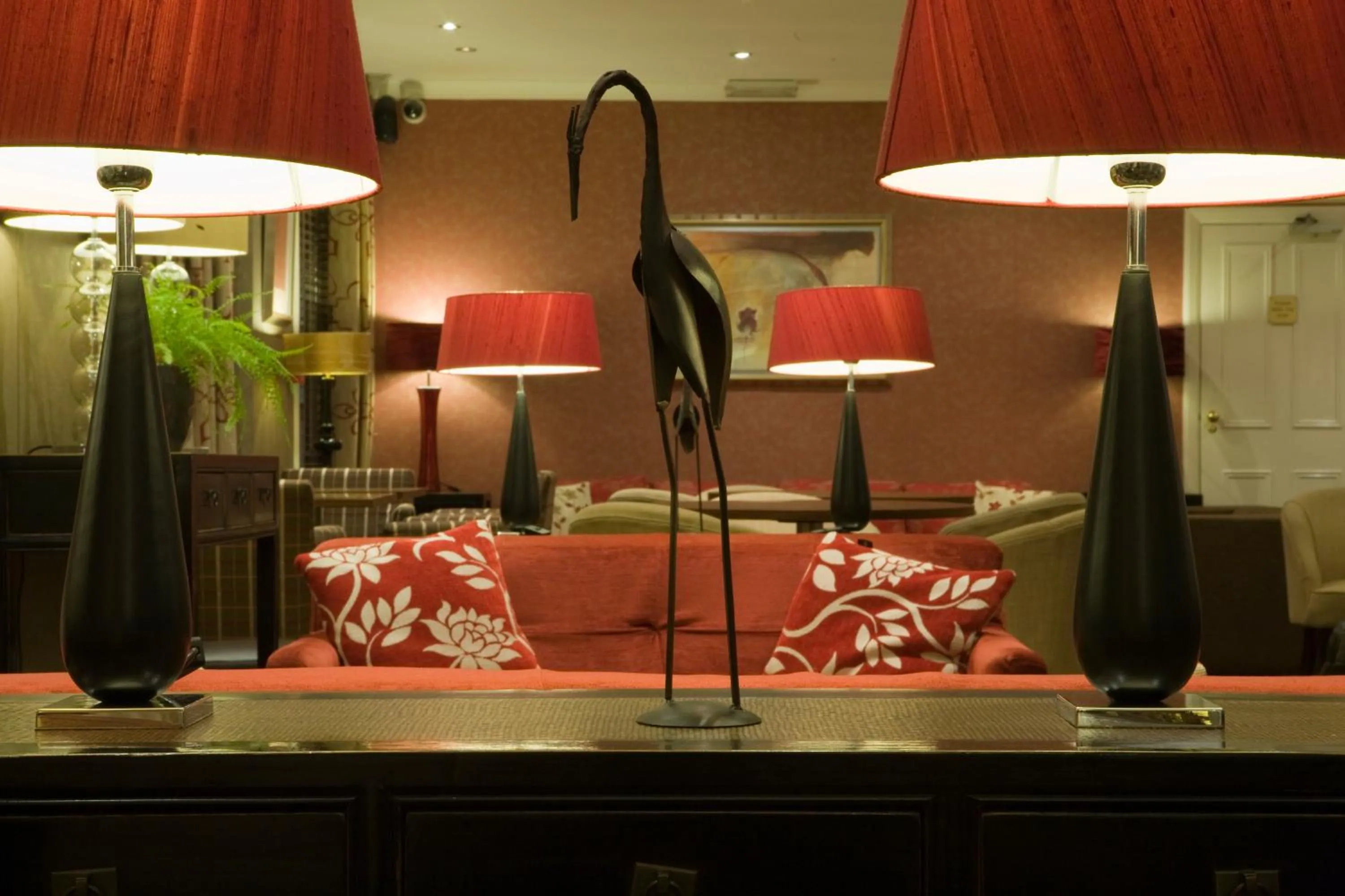 Communal lounge/ TV room in Ardington Hotel