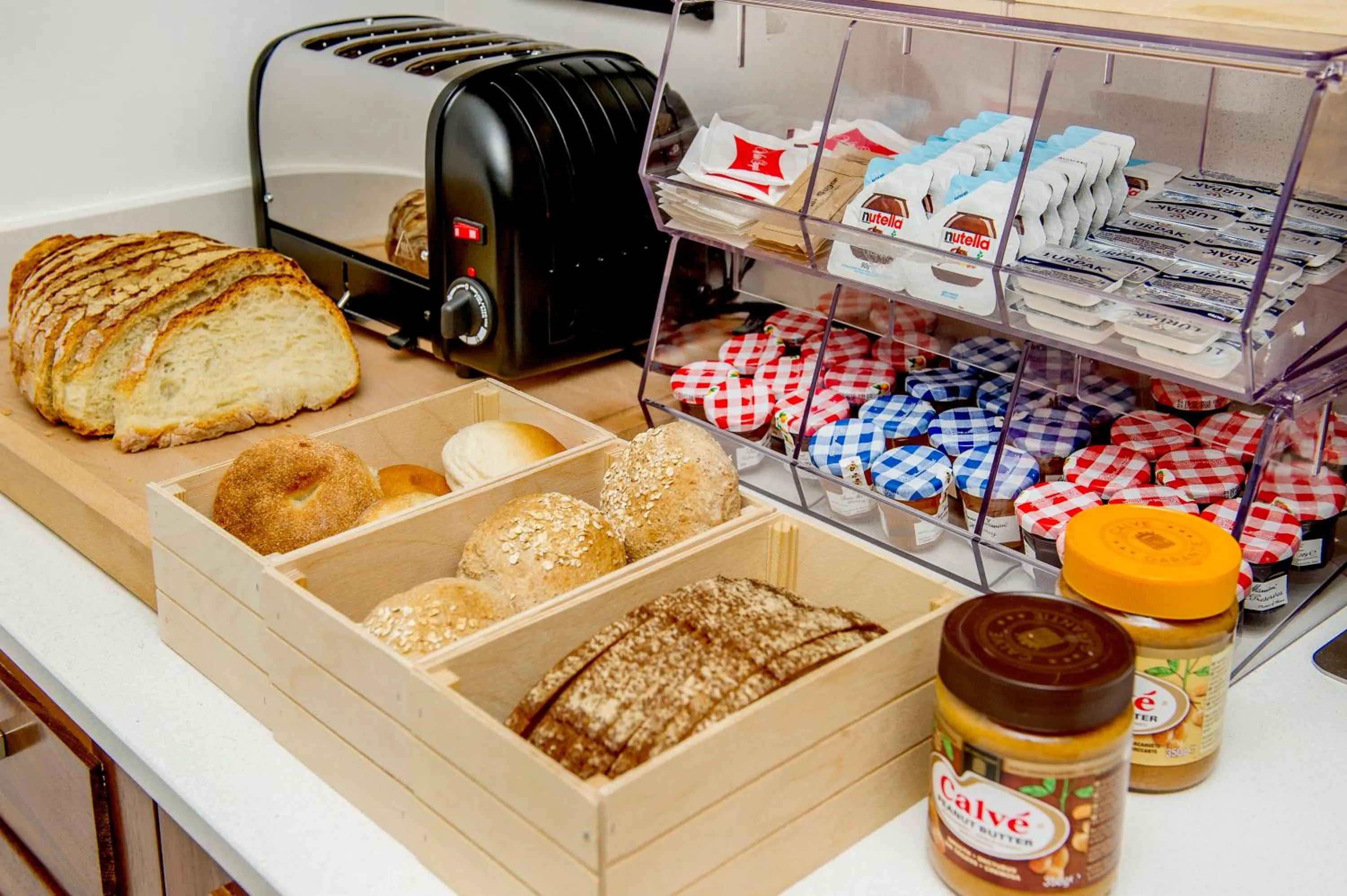 Communal kitchen in South Wind Guesthouse