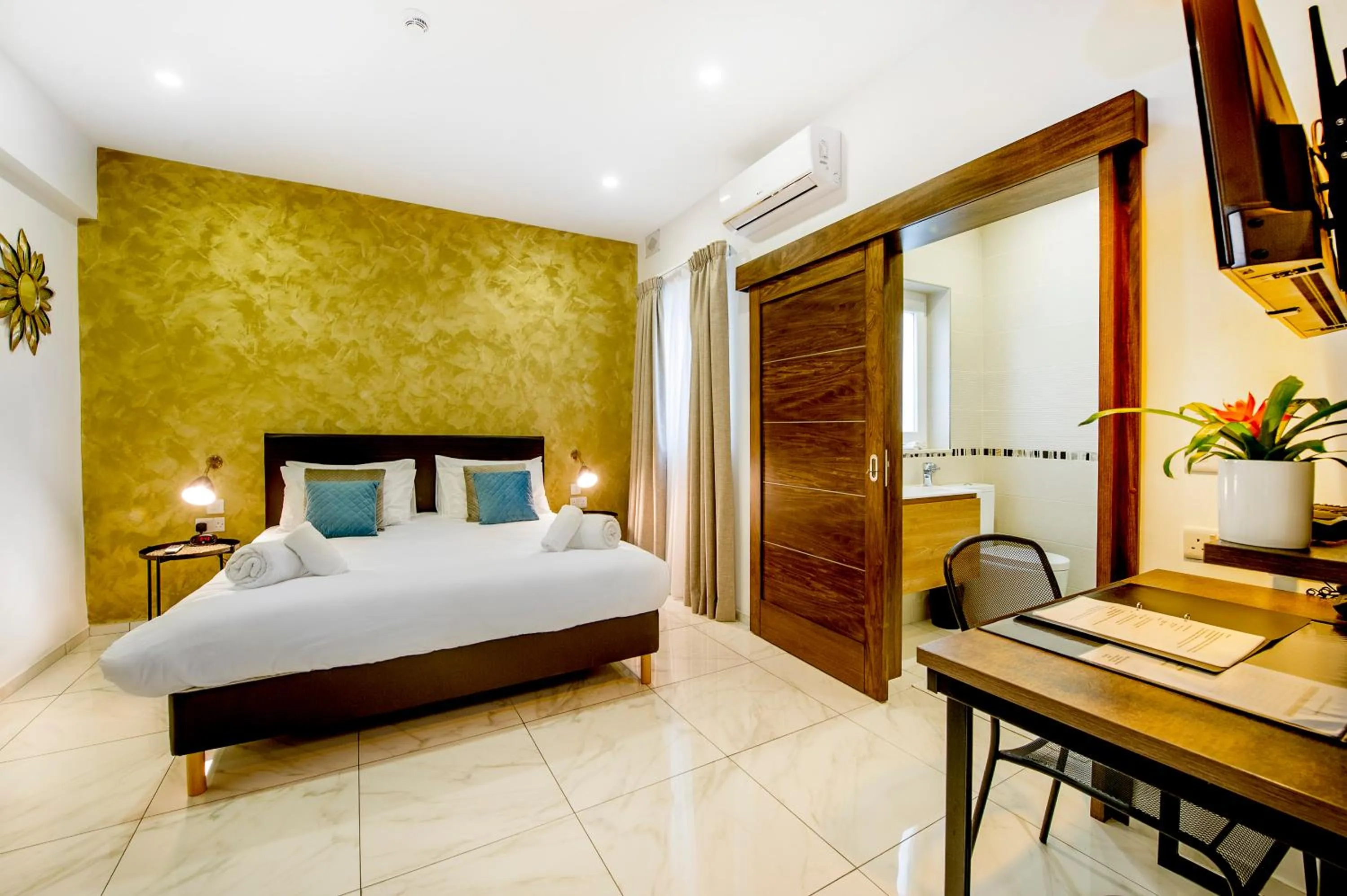 Photo of the whole room, Bed in South Wind Guesthouse