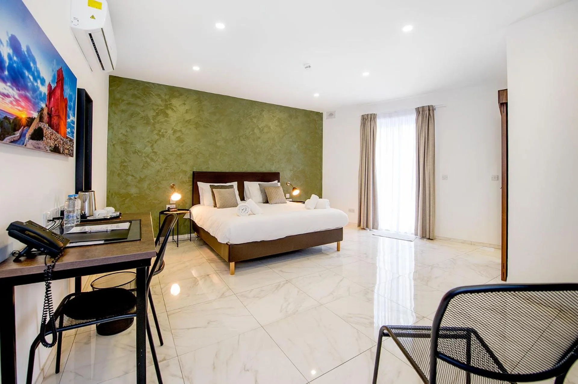 Photo of the whole room, Bed in South Wind Guesthouse