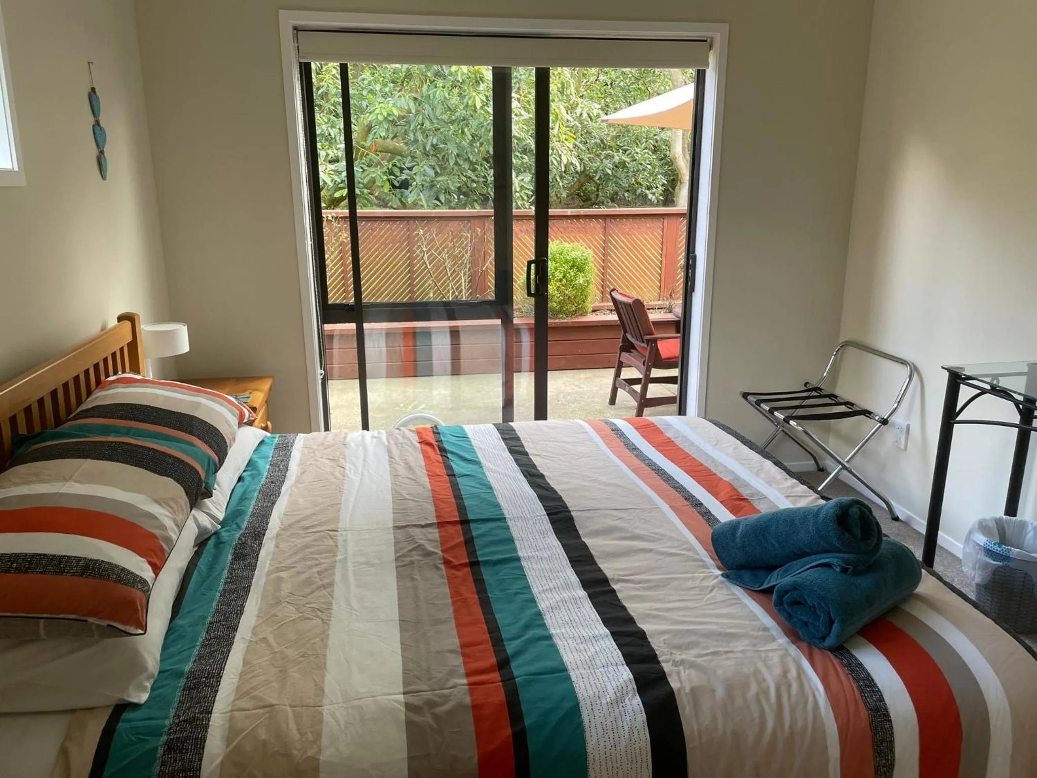 Bedroom, Bed in Baybell Lodge