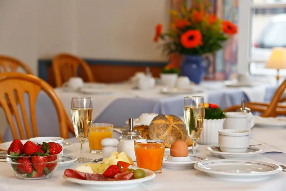 Food and drinks in Hotel Ingeborg