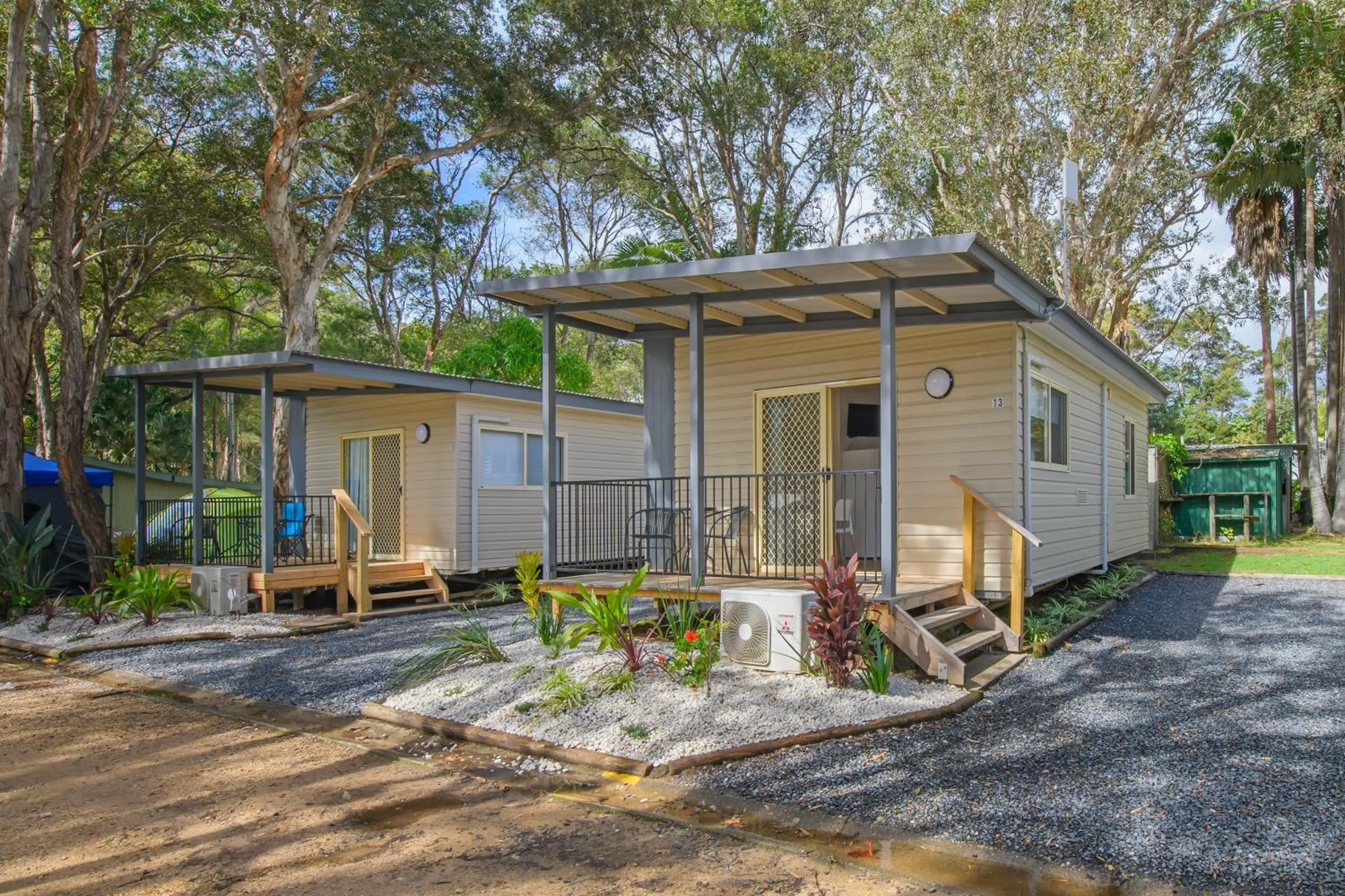 Property building in Flynns Beach Caravan Park