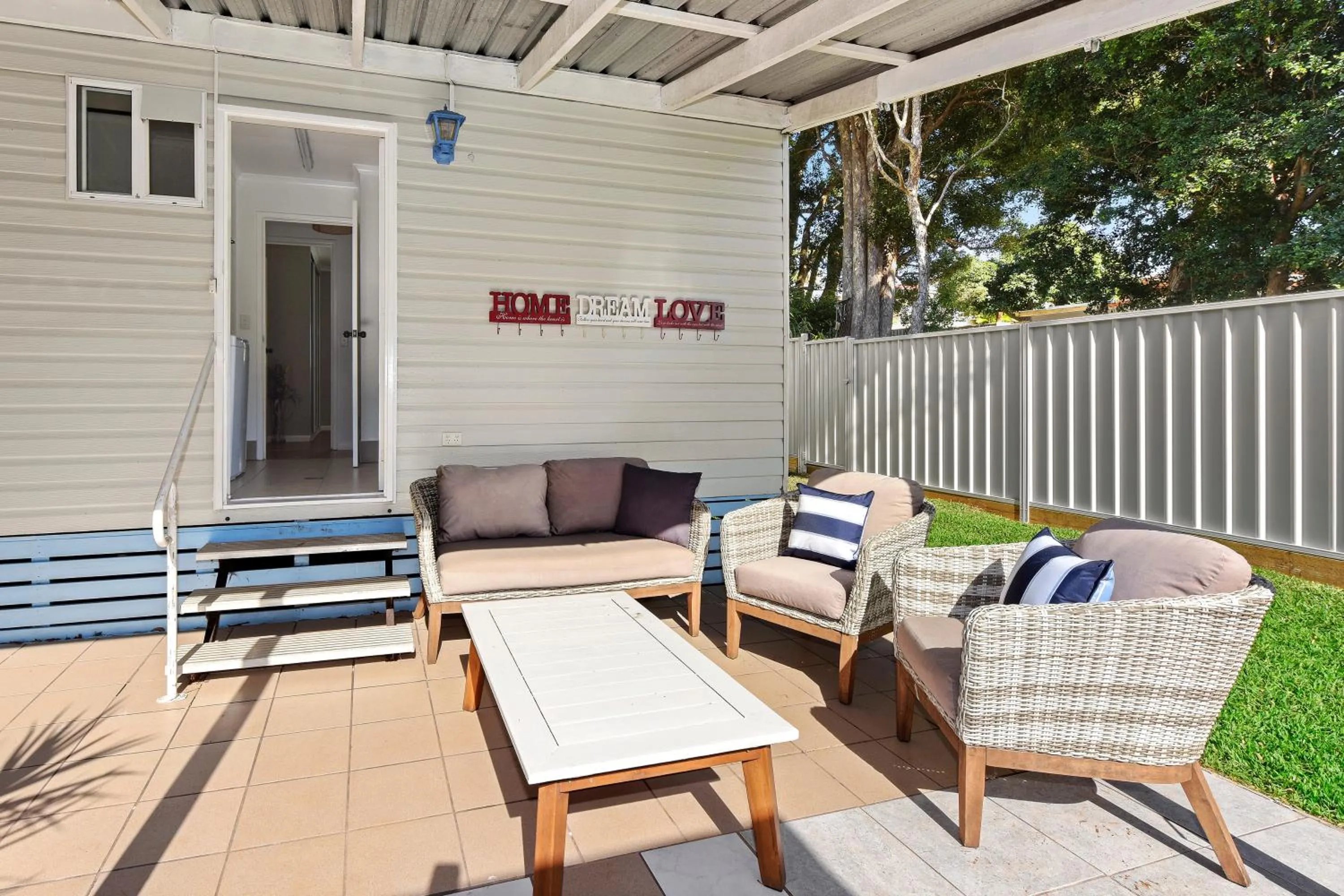 Balcony/Terrace in Flynns Beach Caravan Park