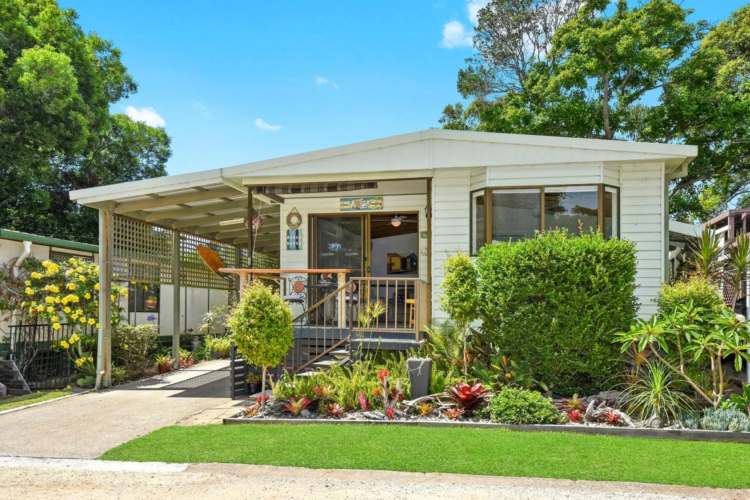 Garden in Flynns Beach Caravan Park