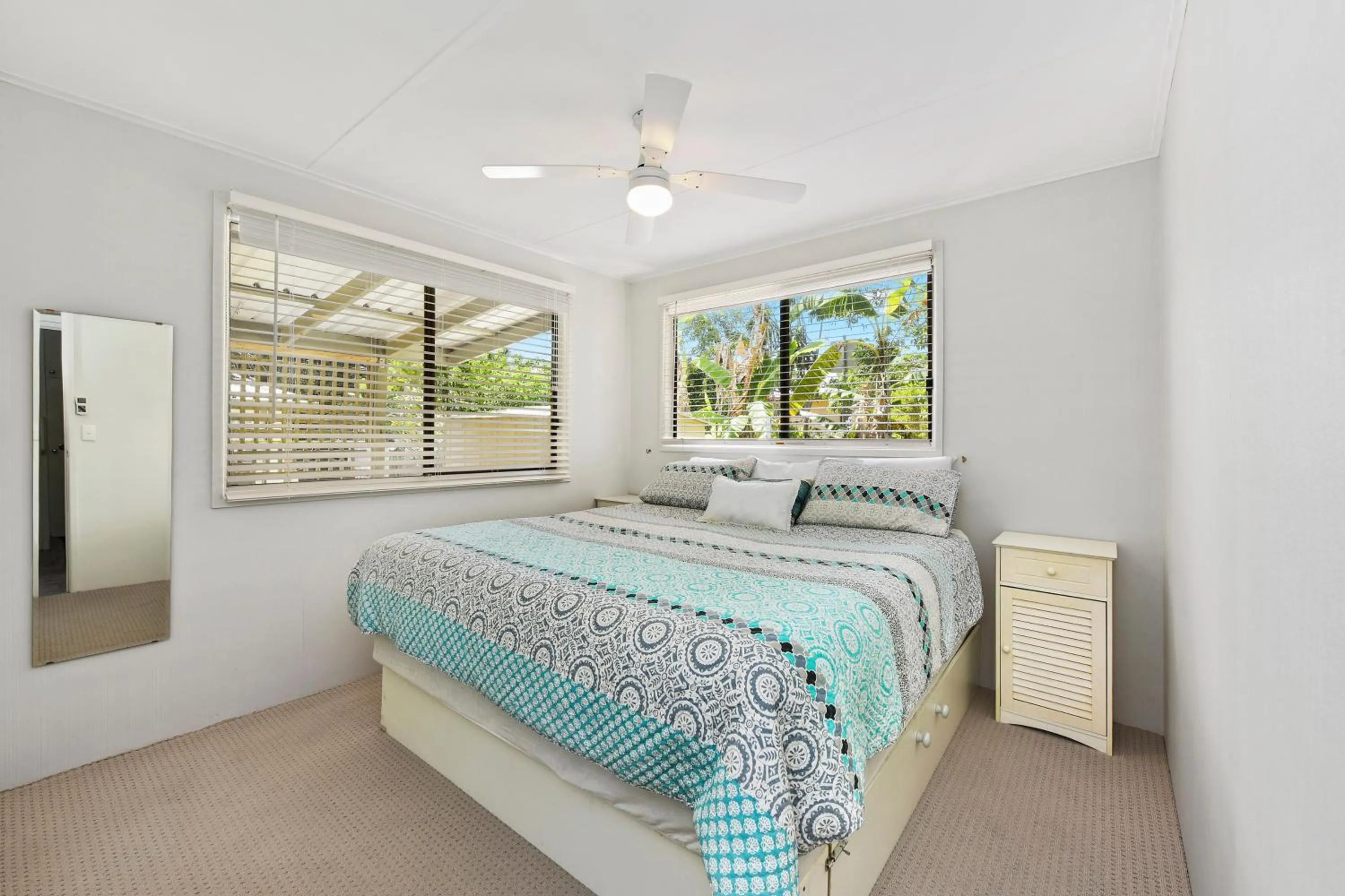 Bedroom, Bed in Flynns Beach Caravan Park